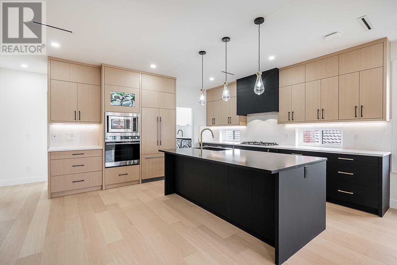 6150 Napier Street, Burnaby, British Columbia  V5B 2C1 - Photo 11 - R2968345