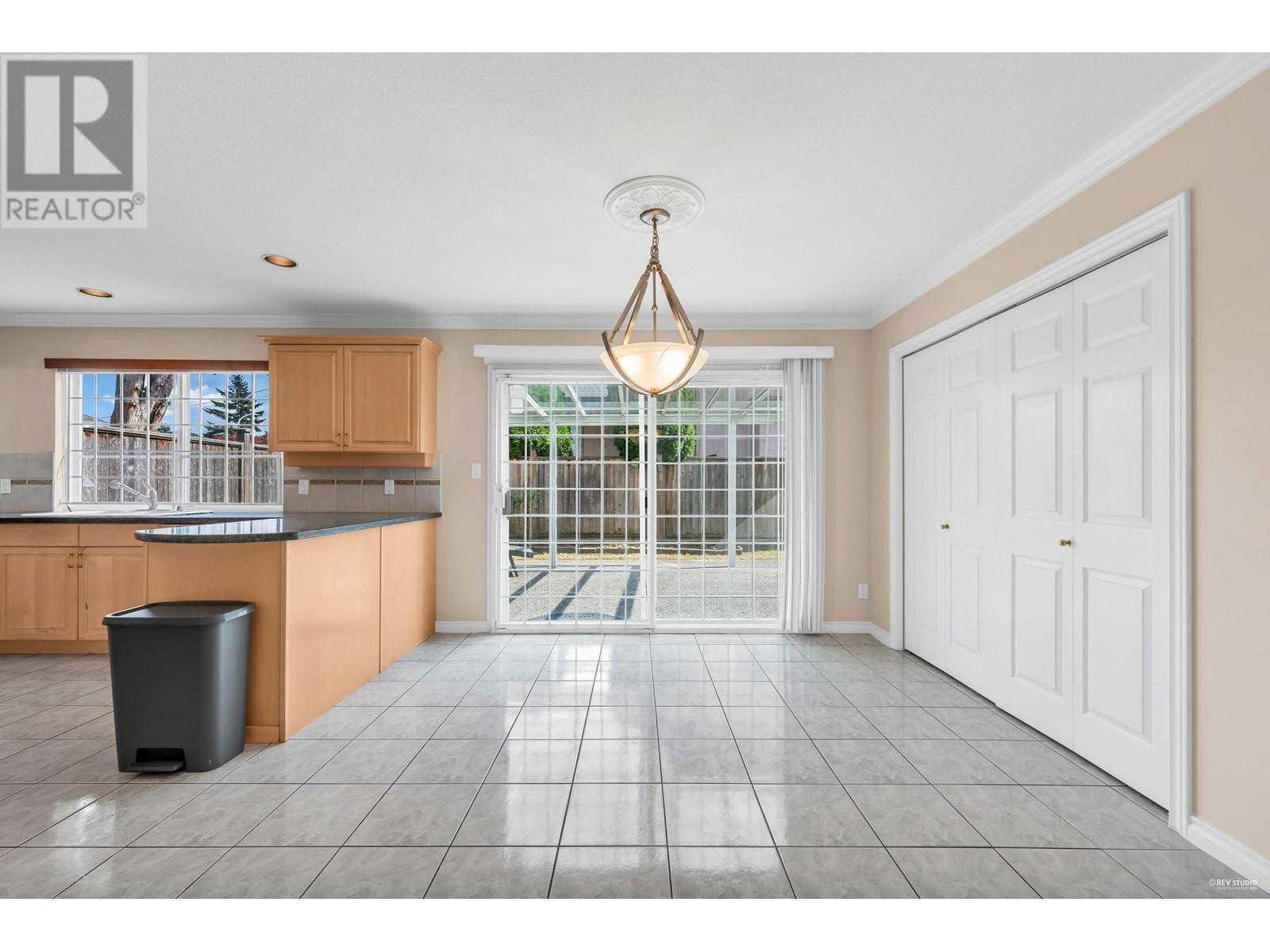 Listing Picture 10 of 32 : 10380 FINLAYSON DRIVE, Richmond / 烈治文 - 魯藝地產 Yvonne Lu Group - MLS Medallion Club Member