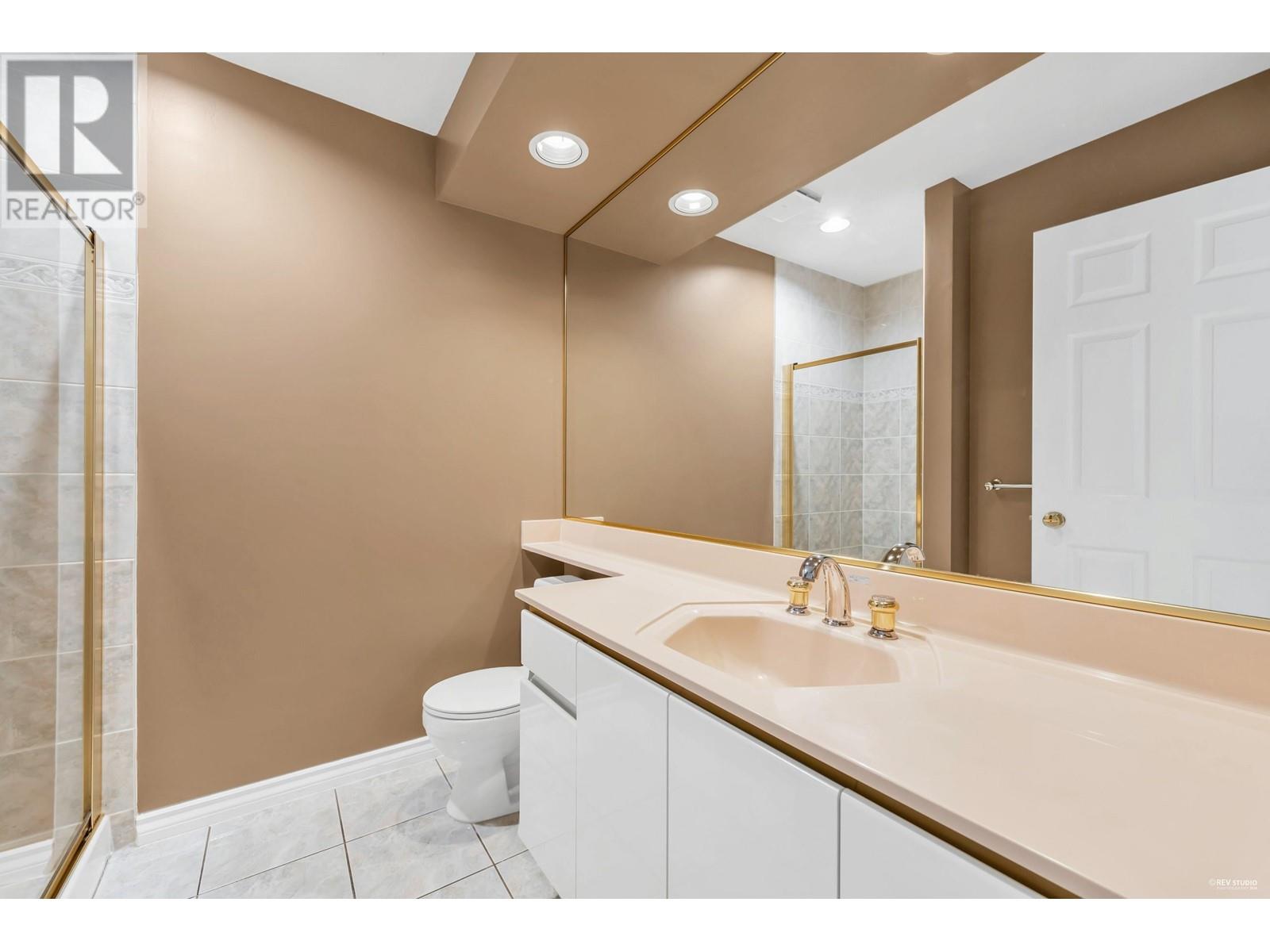 Listing Picture 13 of 32 : 10380 FINLAYSON DRIVE, Richmond / 烈治文 - 魯藝地產 Yvonne Lu Group - MLS Medallion Club Member