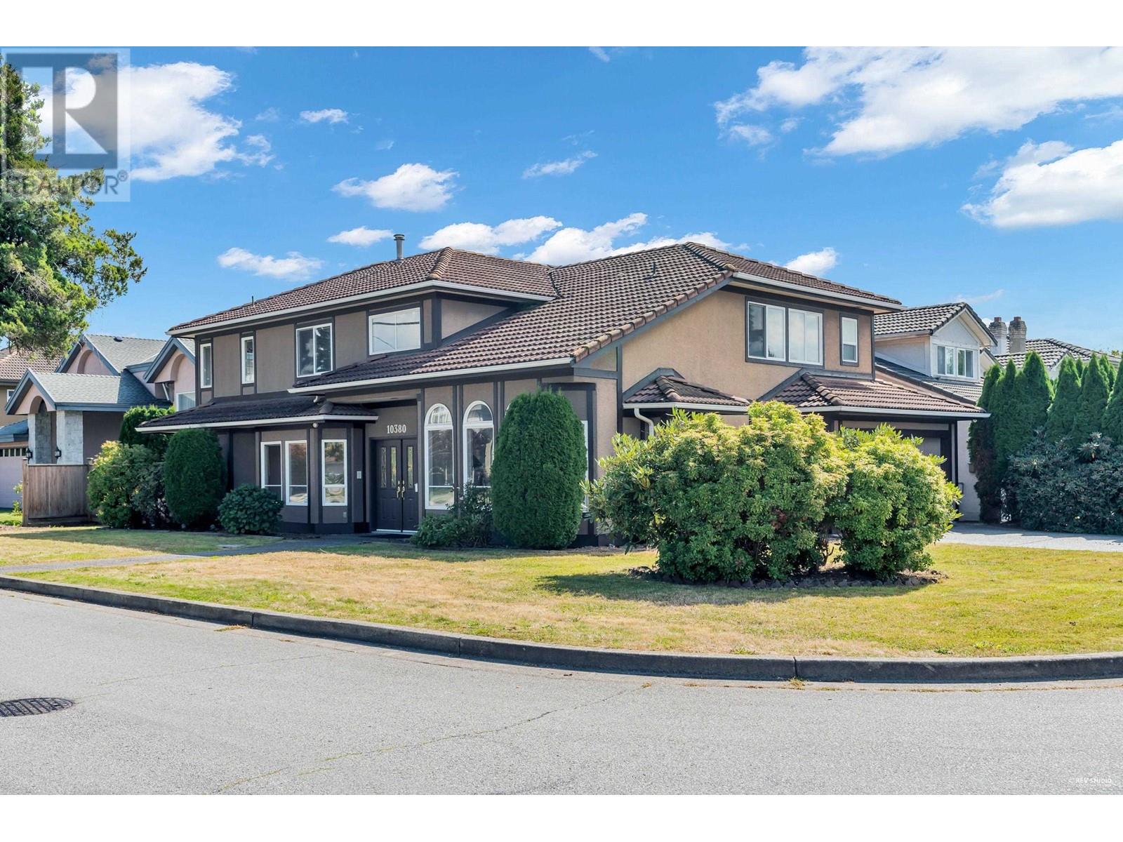 Listing Picture 2 of 32 : 10380 FINLAYSON DRIVE, Richmond / 烈治文 - 魯藝地產 Yvonne Lu Group - MLS Medallion Club Member