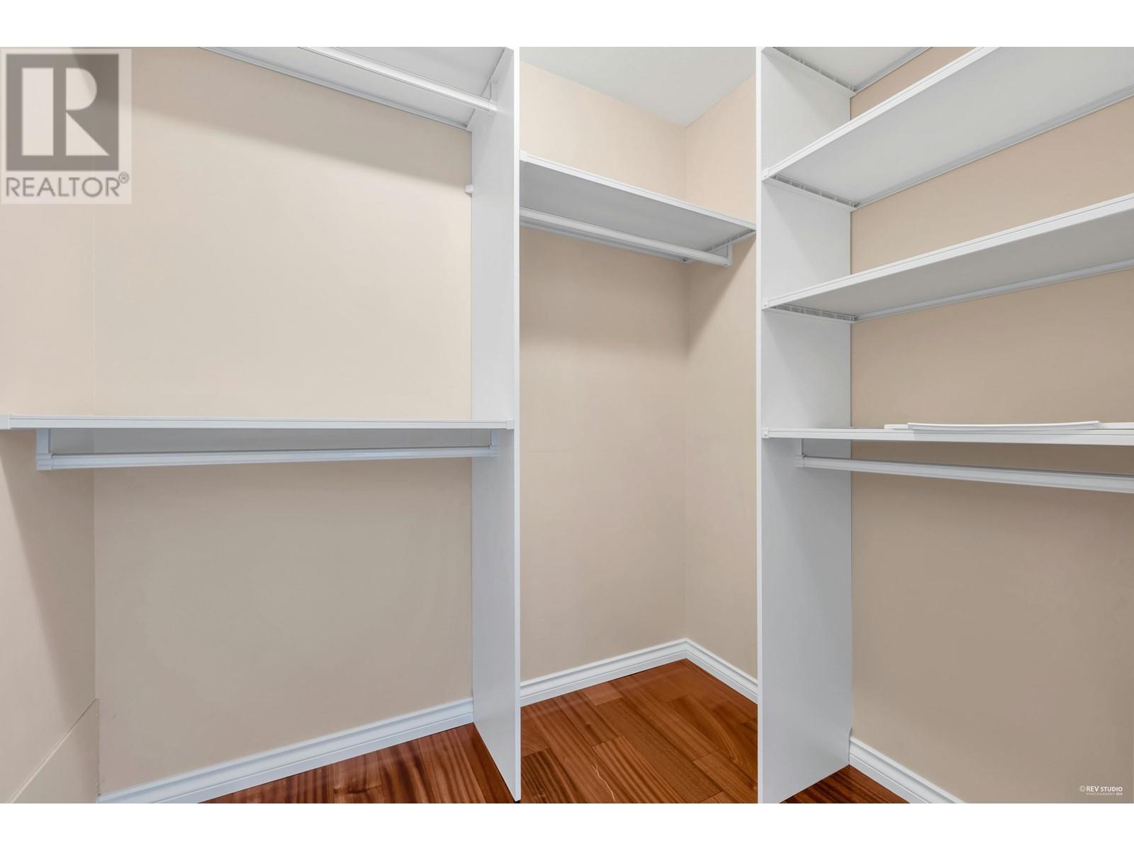 Listing Picture 20 of 32 : 10380 FINLAYSON DRIVE, Richmond / 烈治文 - 魯藝地產 Yvonne Lu Group - MLS Medallion Club Member