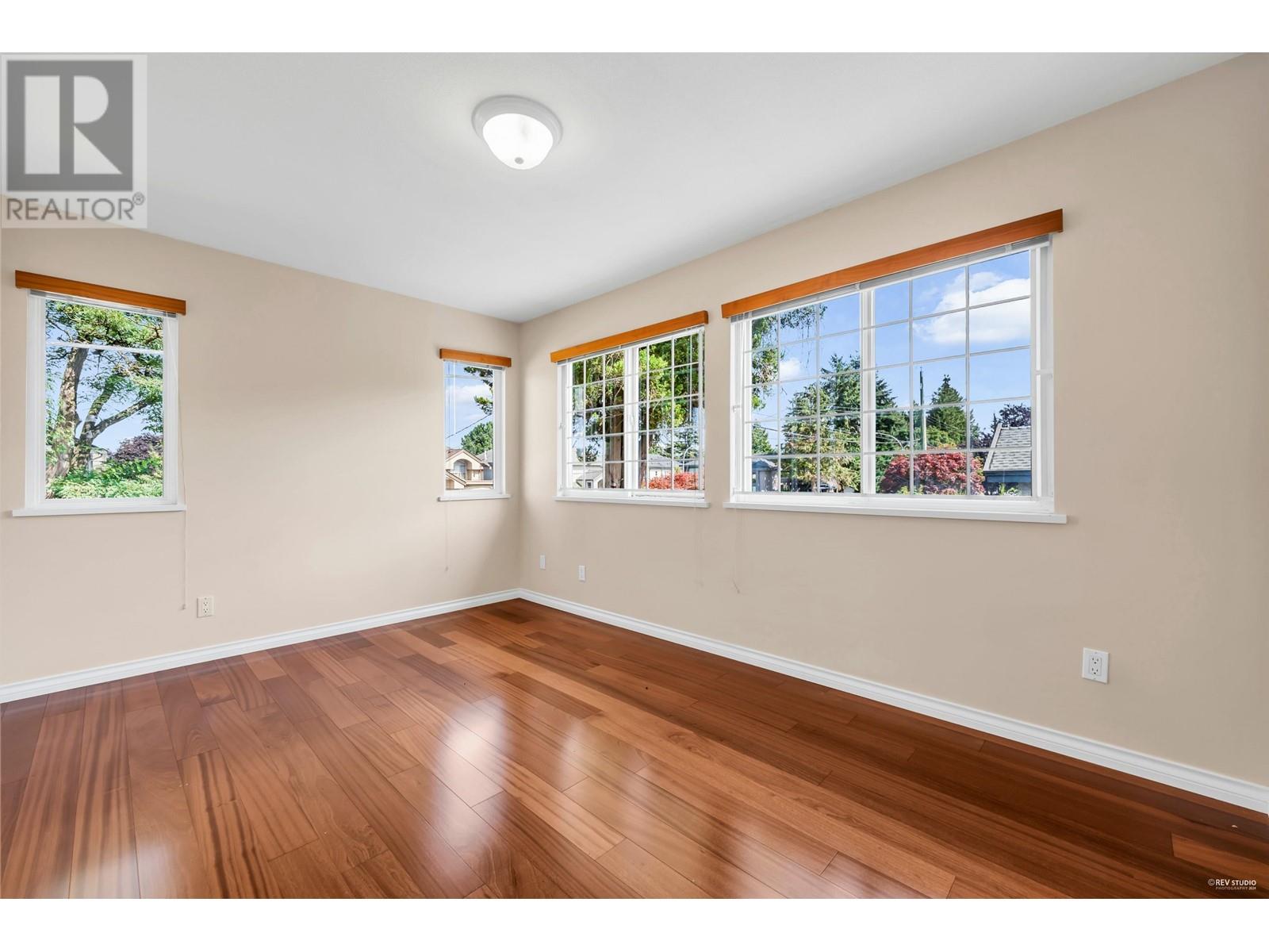 Listing Picture 22 of 32 : 10380 FINLAYSON DRIVE, Richmond / 烈治文 - 魯藝地產 Yvonne Lu Group - MLS Medallion Club Member