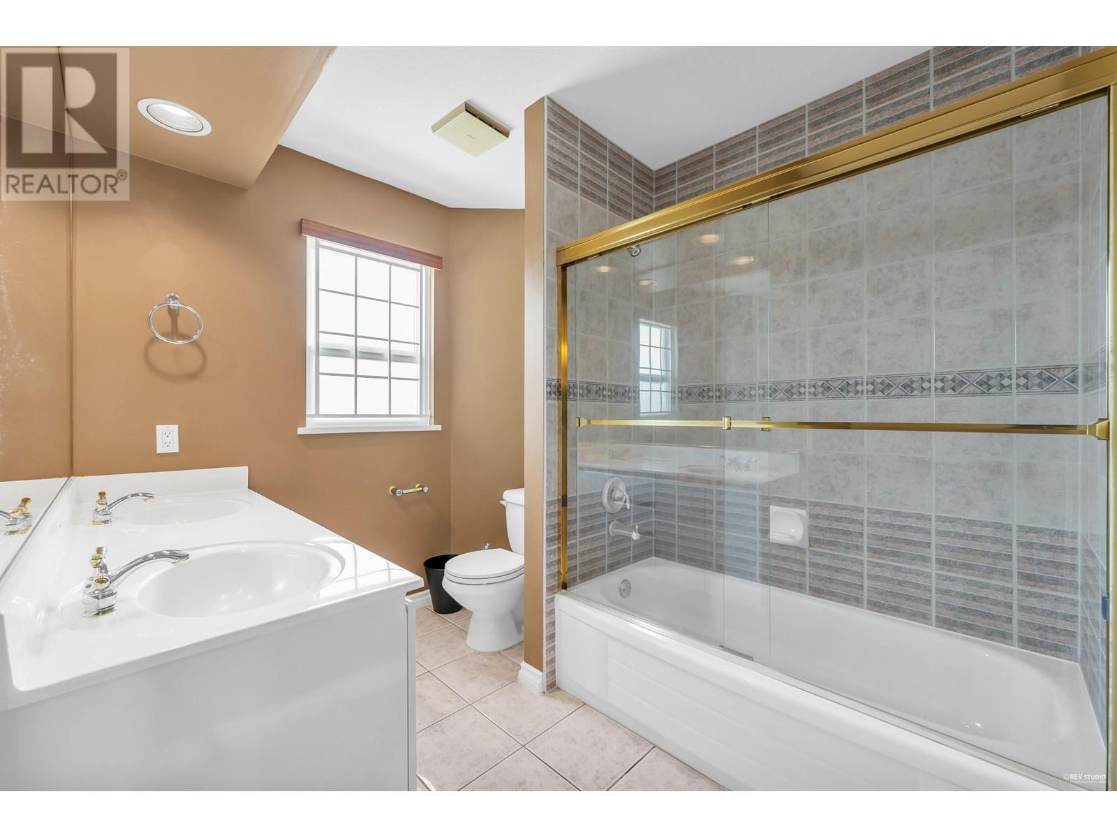 Listing Picture 24 of 32 : 10380 FINLAYSON DRIVE, Richmond / 烈治文 - 魯藝地產 Yvonne Lu Group - MLS Medallion Club Member