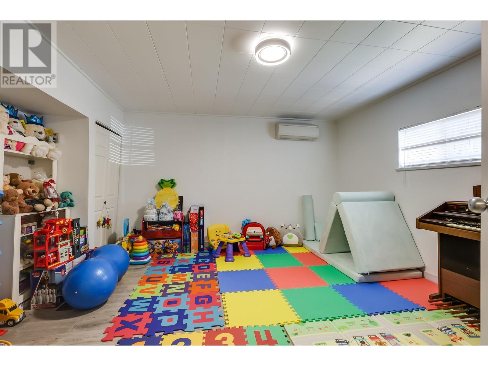22557 136 Avenue, Maple Ridge, British Columbia  V4R 2P7 - Photo 19 - R2968351