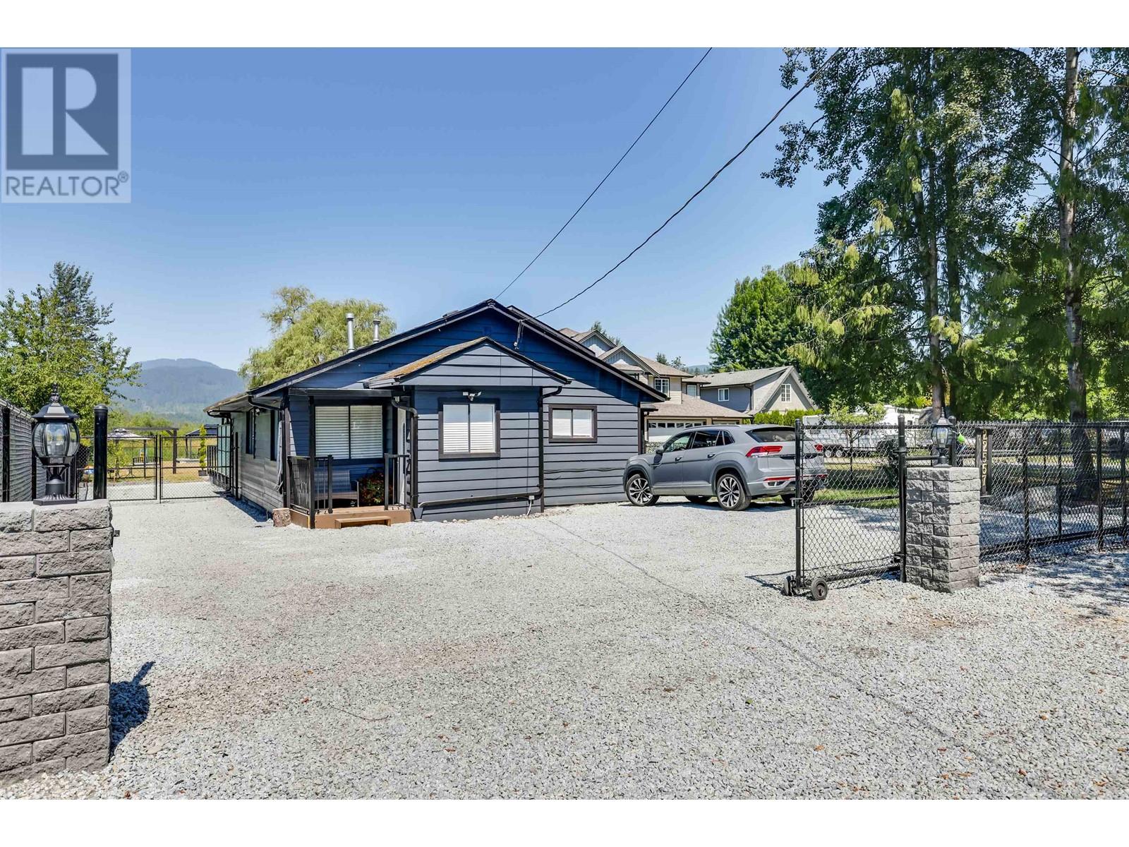 22557 136 Avenue, Maple Ridge, British Columbia  V4R 2P7 - Photo 2 - R2968351