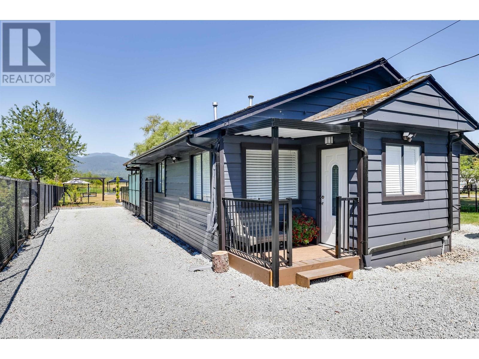 22557 136 Avenue, Maple Ridge, British Columbia  V4R 2P7 - Photo 4 - R2968351