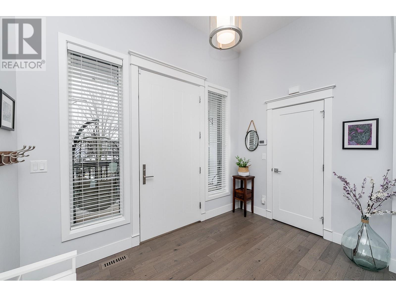 1416 Shay Street, Coquitlam, British Columbia  V3E 0L5 - Photo 2 - R2968363