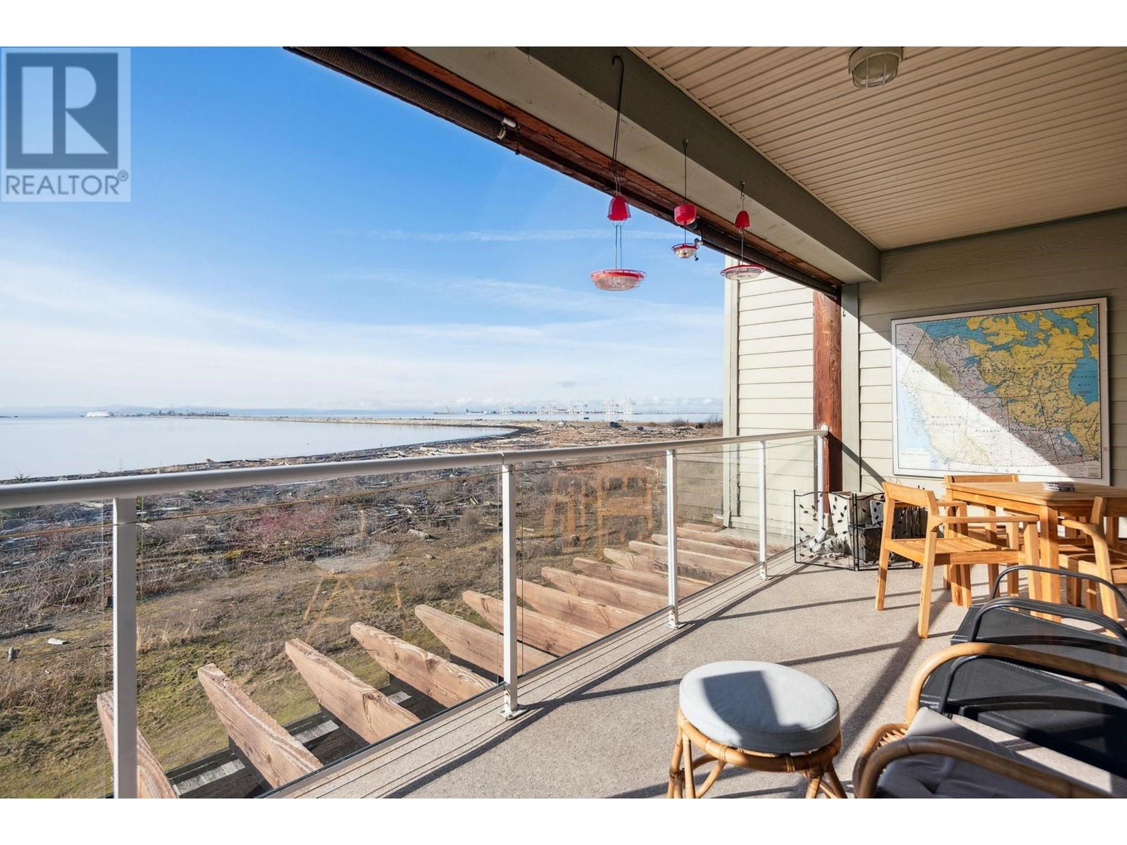 210 1120 TSATSU SHORES DRIVE, Tsawwassen, British Columbia