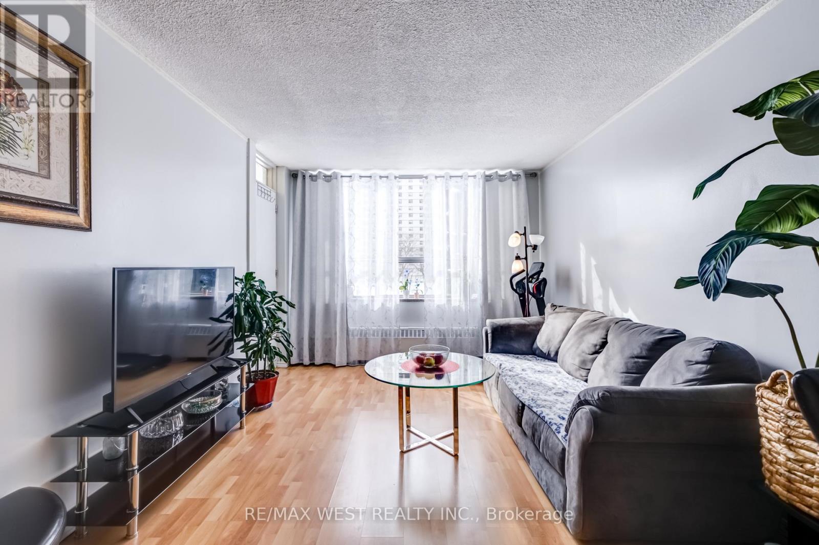 209 - 340 Dixon Road, Toronto, Ontario  M9R 1T1 - Photo 11 - W11978862