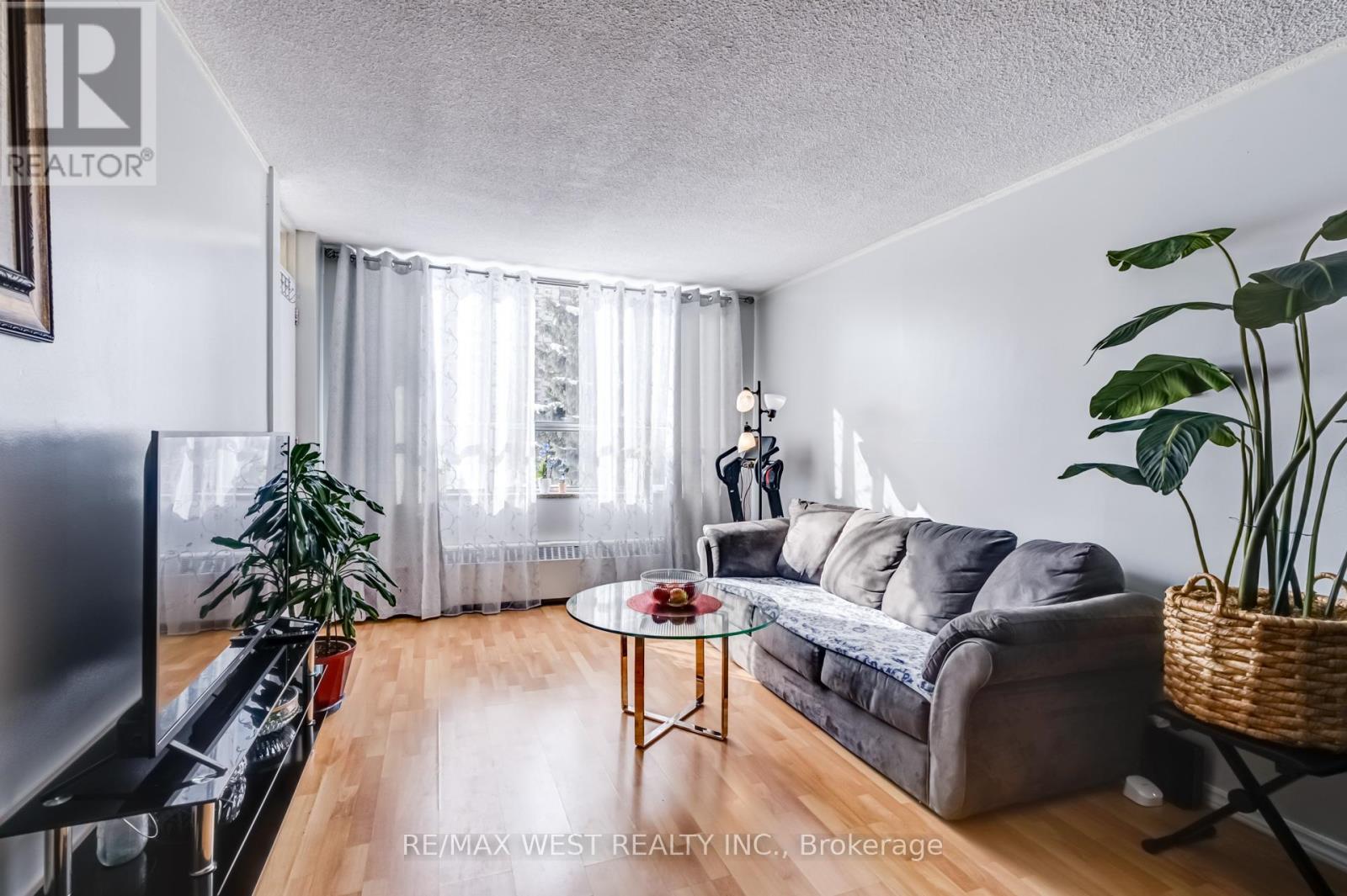 209 - 340 Dixon Road, Toronto, Ontario  M9R 1T1 - Photo 12 - W11978862