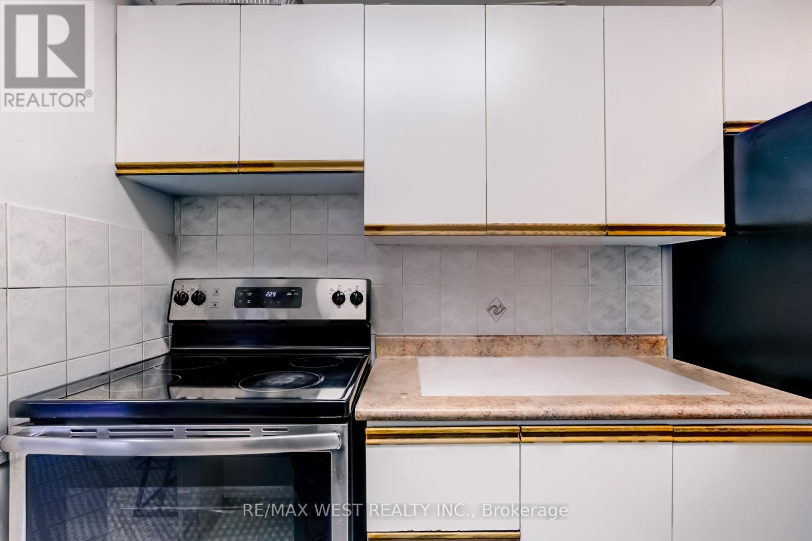 209 - 340 Dixon Road, Toronto, Ontario  M9R 1T1 - Photo 16 - W11978862