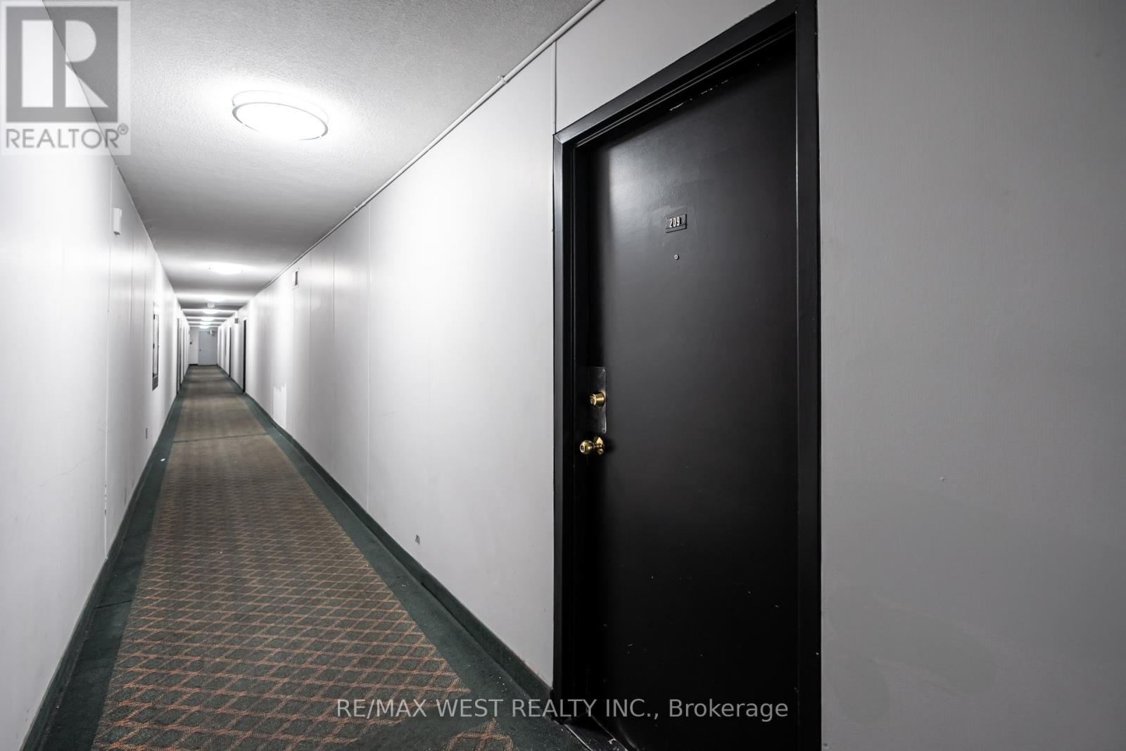 Property at 209 - 340 DIXON ROAD image 4