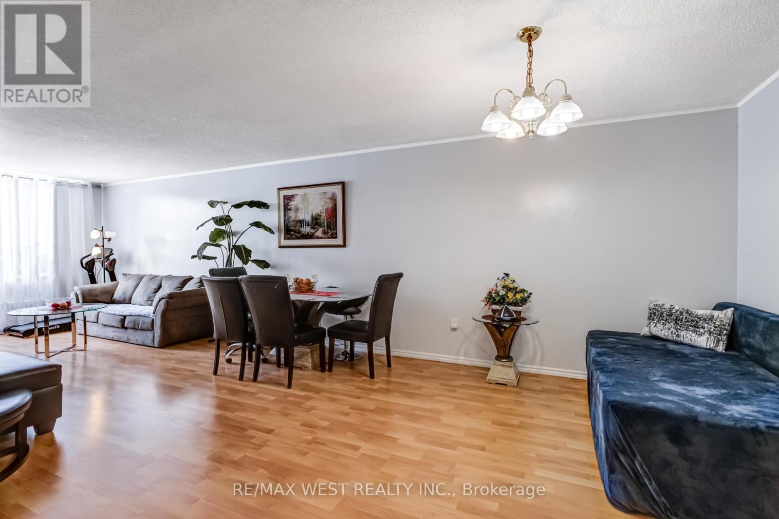 Property at 209 - 340 DIXON ROAD image 5