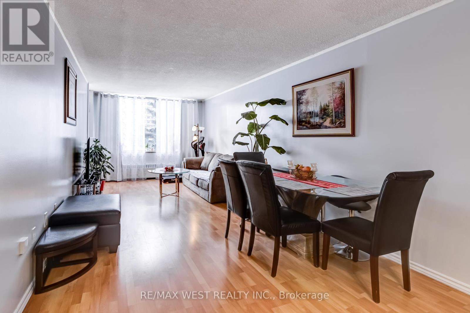 209 - 340 Dixon Road, Toronto, Ontario  M9R 1T1 - Photo 6 - W11978862
