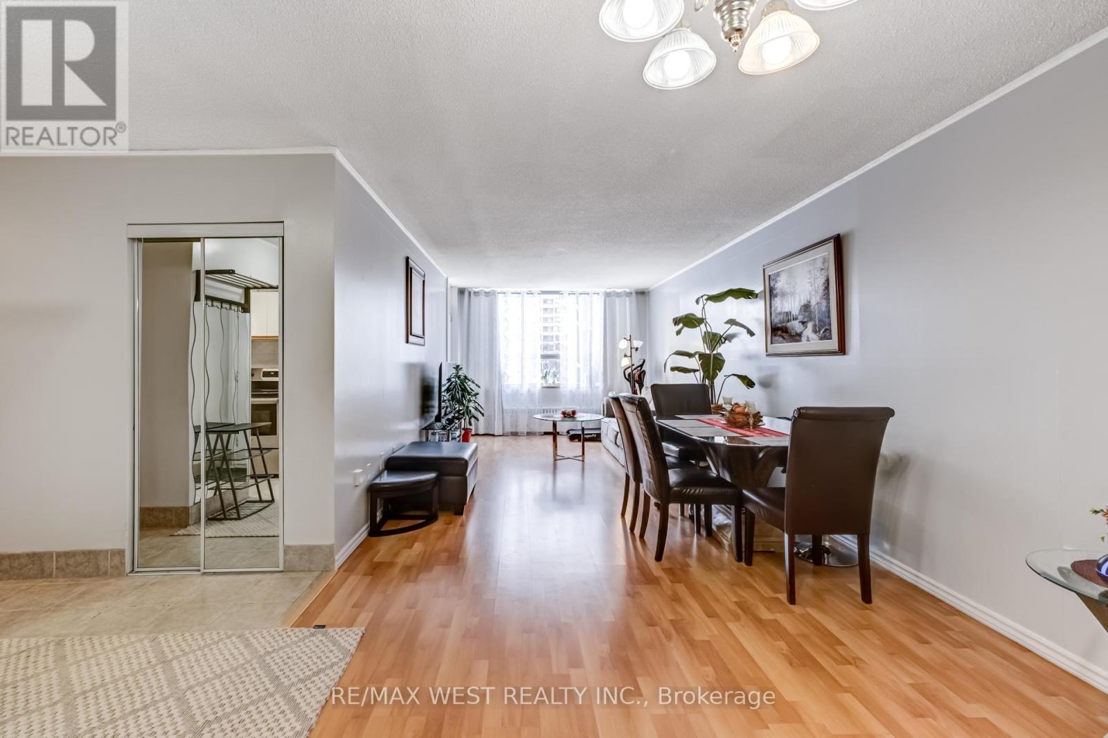 209 - 340 Dixon Road, Toronto, Ontario  M9R 1T1 - Photo 7 - W11978862