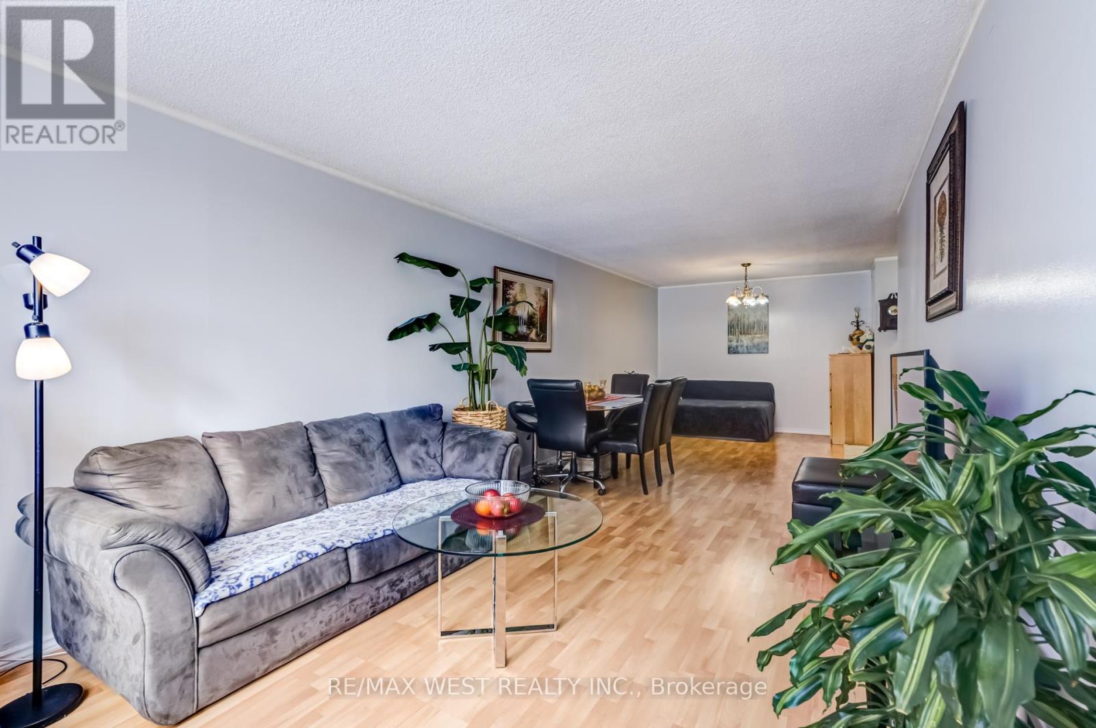 209 - 340 Dixon Road, Toronto, Ontario  M9R 1T1 - Photo 8 - W11978862