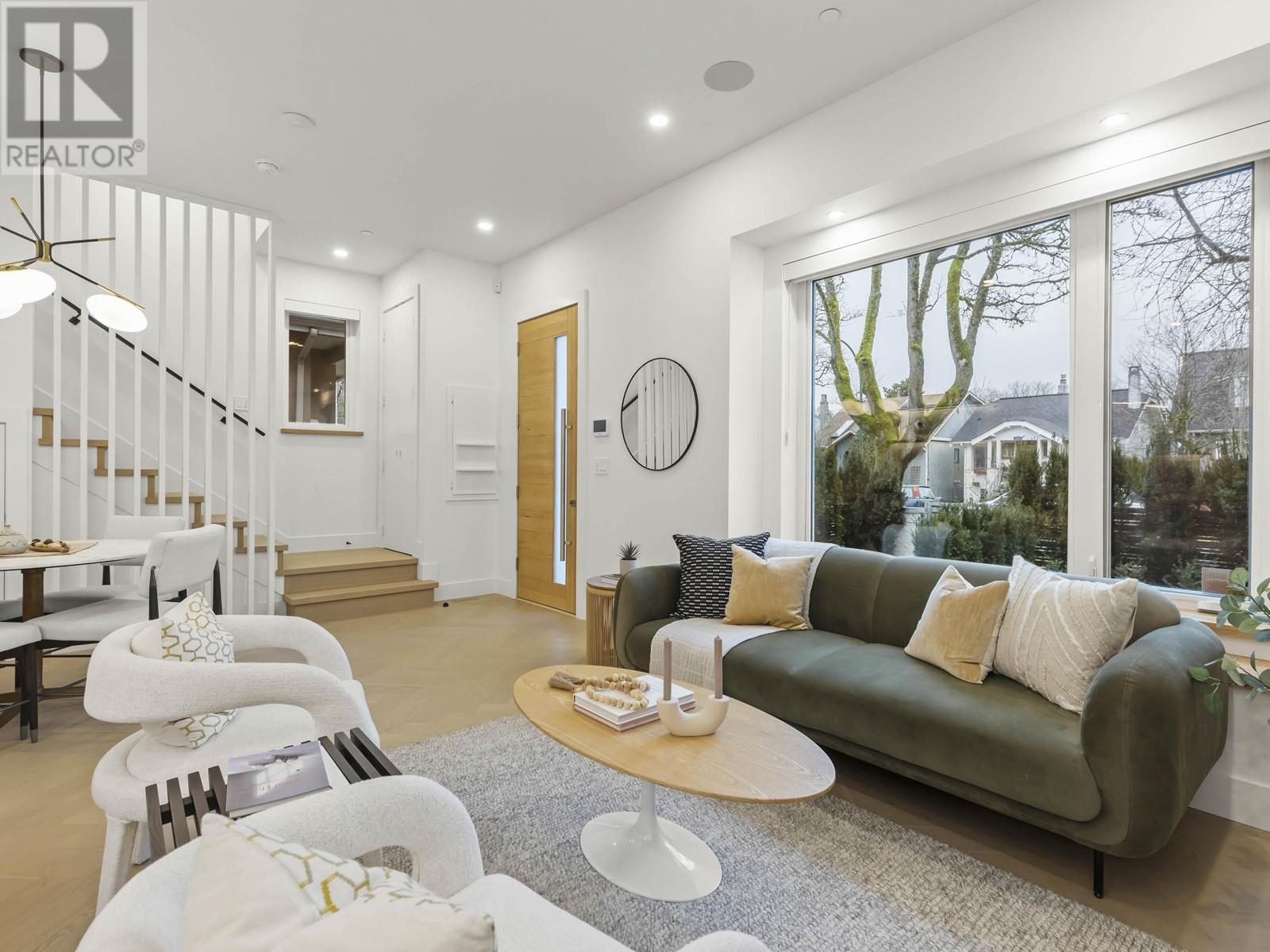 Listing Picture 7 of 39 : 1 3830 W 23RD AVENUE, Vancouver / 溫哥華 - 魯藝地產 Yvonne Lu Group - MLS Medallion Club Member