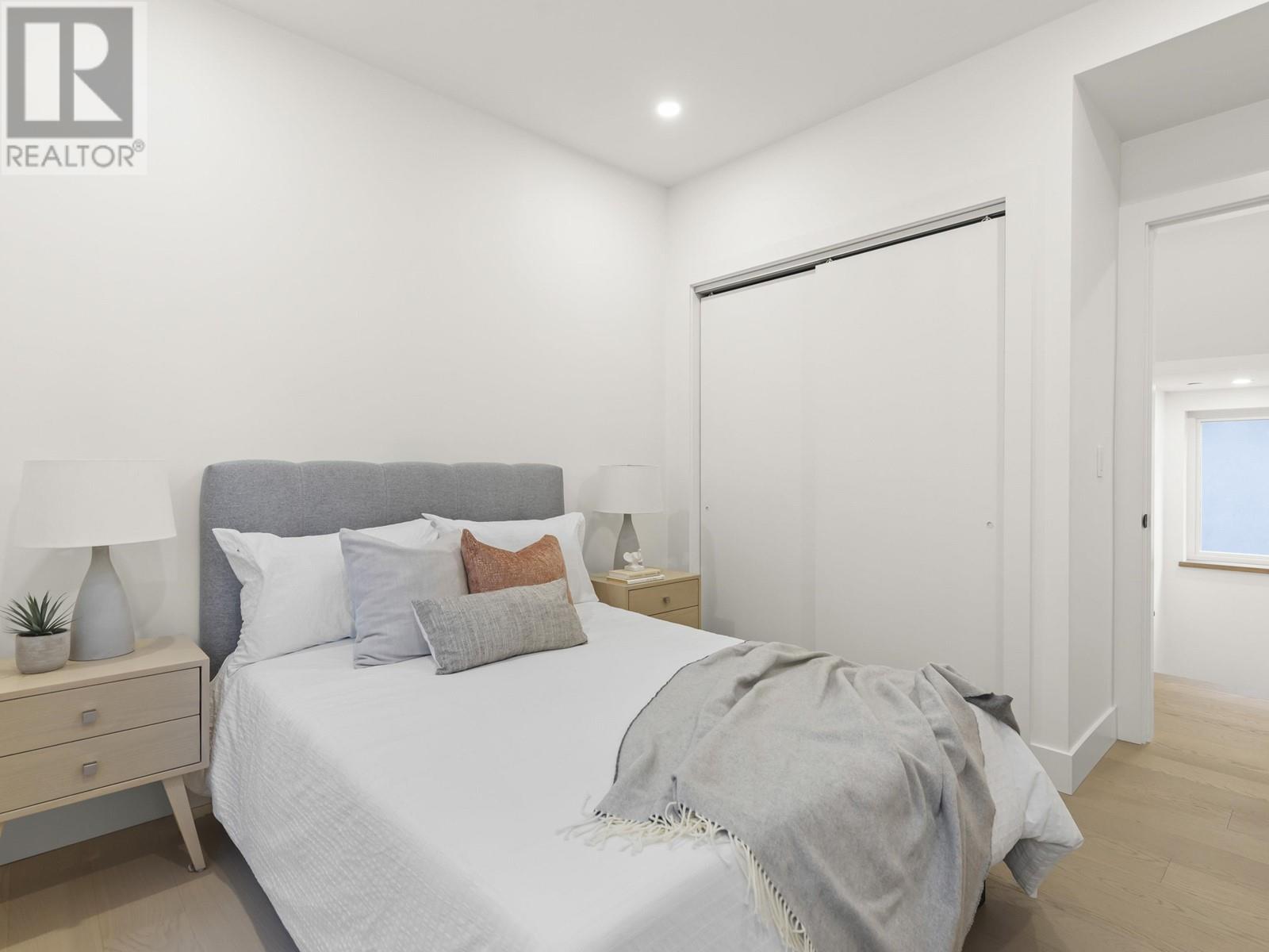 Listing Picture 23 of 39 : 1 3830 W 23RD AVENUE, Vancouver / 溫哥華 - 魯藝地產 Yvonne Lu Group - MLS Medallion Club Member