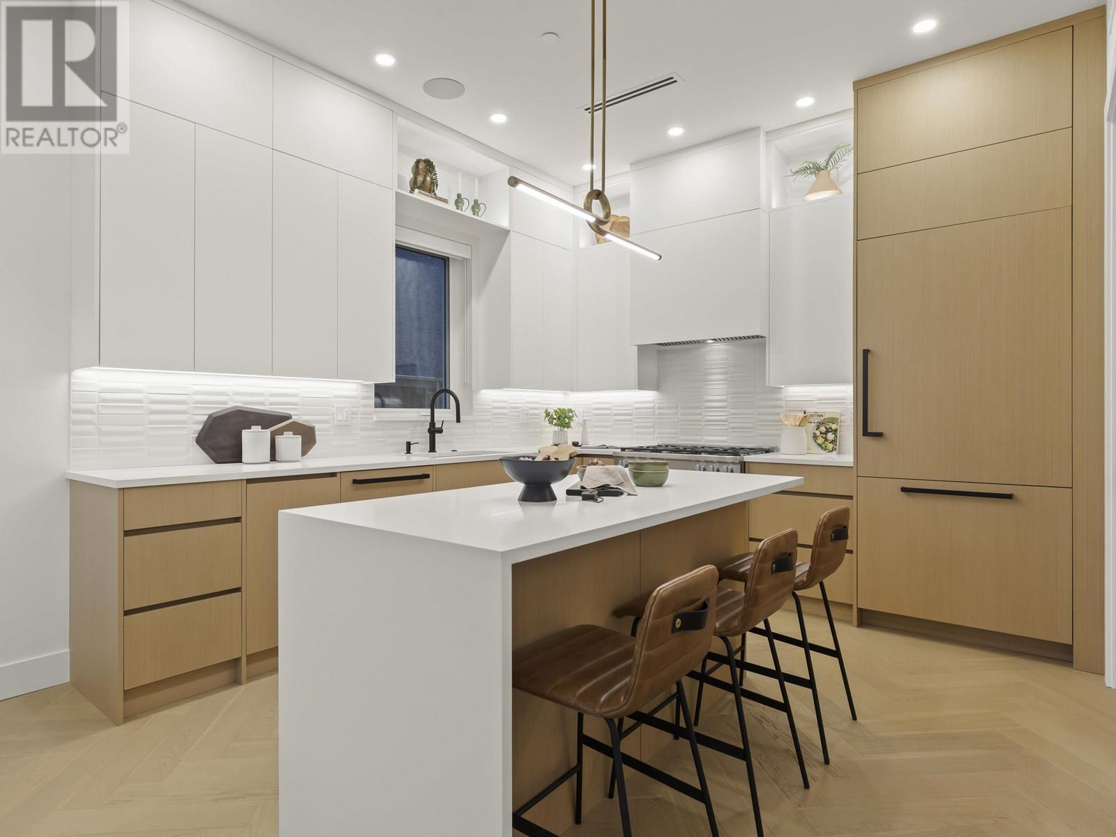 Listing Picture 10 of 39 : 1 3830 W 23RD AVENUE, Vancouver / 溫哥華 - 魯藝地產 Yvonne Lu Group - MLS Medallion Club Member