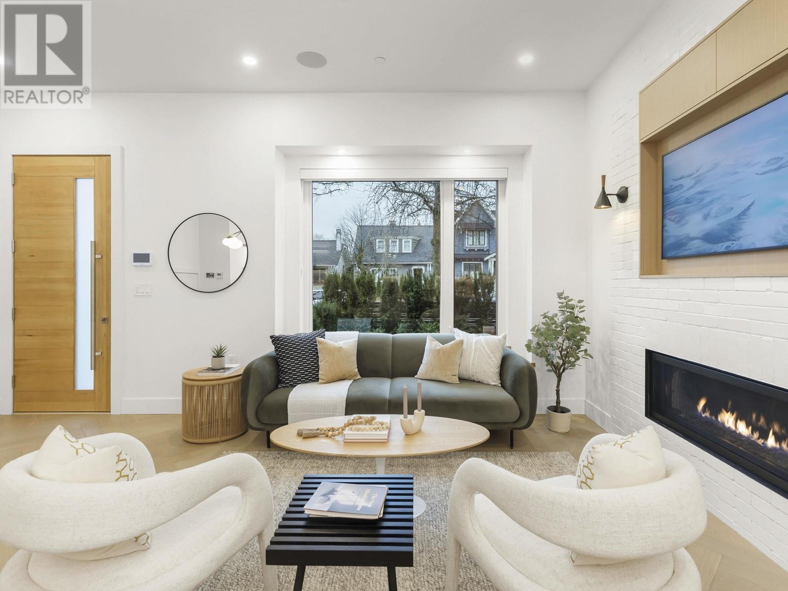 Listing Picture 12 of 39 : 1 3830 W 23RD AVENUE, Vancouver / 溫哥華 - 魯藝地產 Yvonne Lu Group - MLS Medallion Club Member