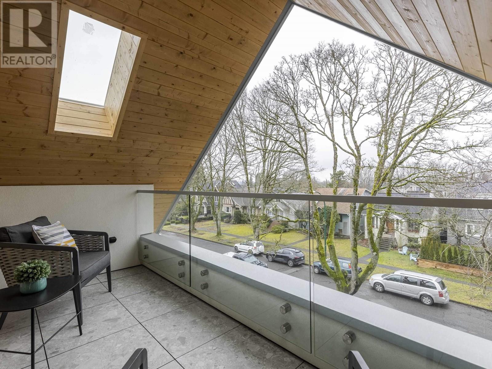 Listing Picture 32 of 39 : 1 3830 W 23RD AVENUE, Vancouver / 溫哥華 - 魯藝地產 Yvonne Lu Group - MLS Medallion Club Member