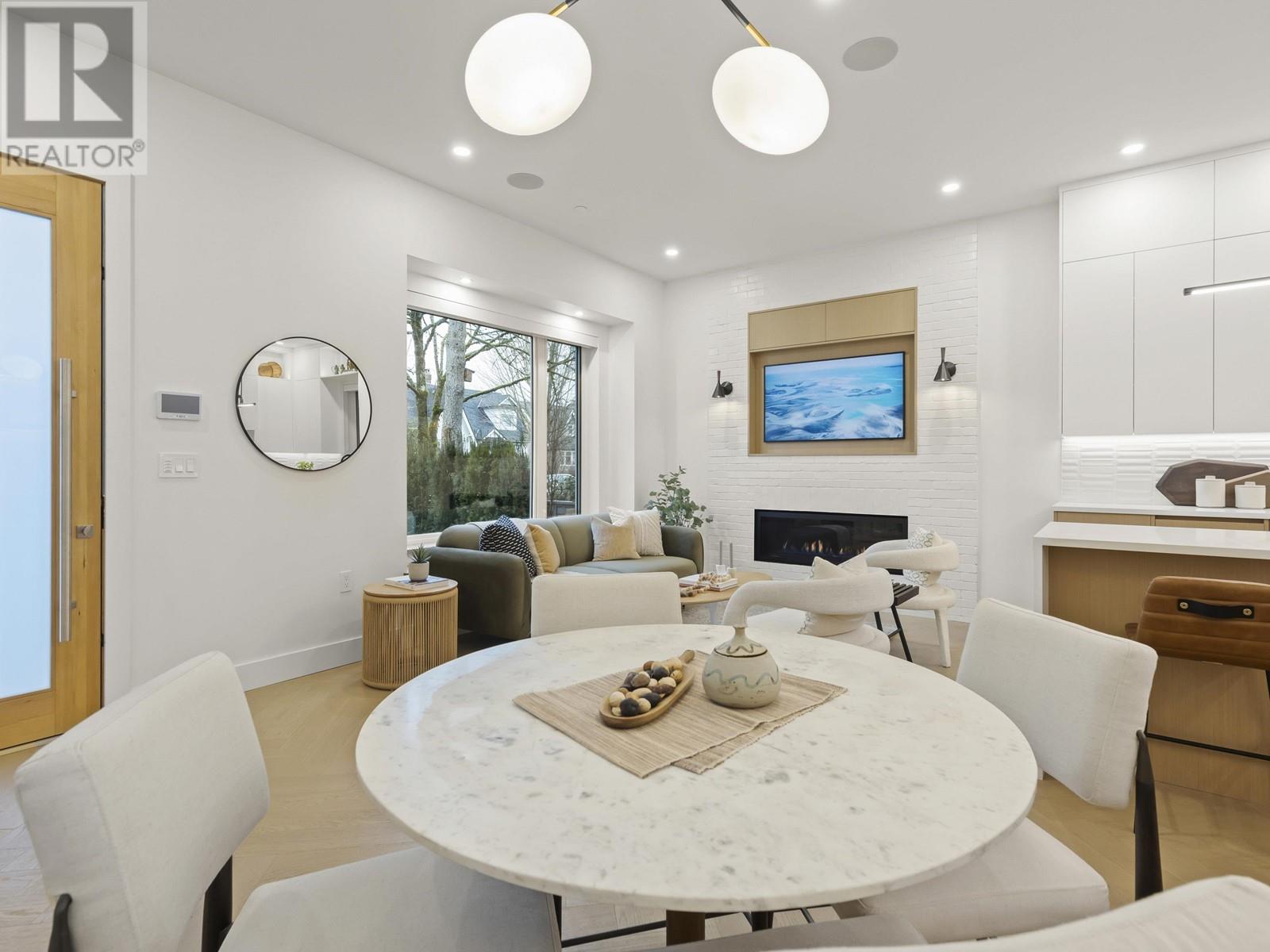 Listing Picture 16 of 39 : 1 3830 W 23RD AVENUE, Vancouver / 溫哥華 - 魯藝地產 Yvonne Lu Group - MLS Medallion Club Member