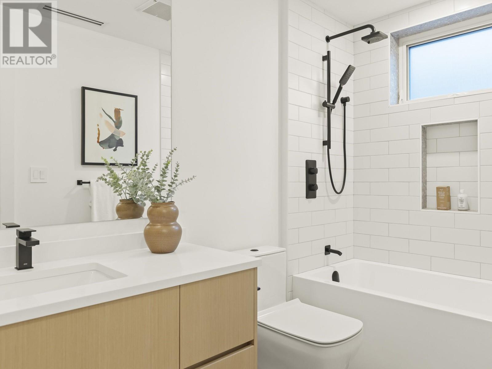 Listing Picture 20 of 39 : 1 3830 W 23RD AVENUE, Vancouver / 溫哥華 - 魯藝地產 Yvonne Lu Group - MLS Medallion Club Member