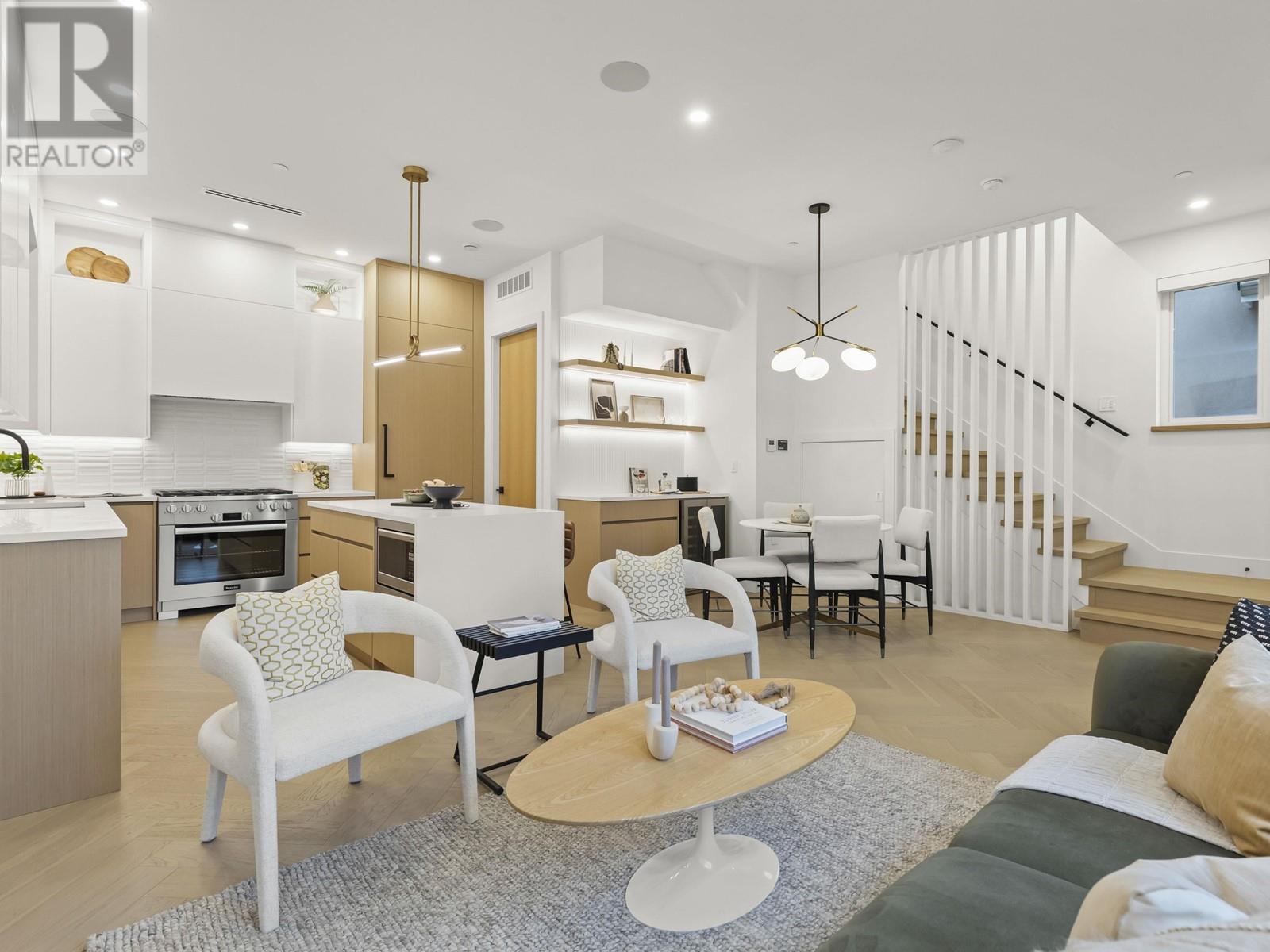 Listing Picture 2 of 39 : 1 3830 W 23RD AVENUE, Vancouver / 溫哥華 - 魯藝地產 Yvonne Lu Group - MLS Medallion Club Member