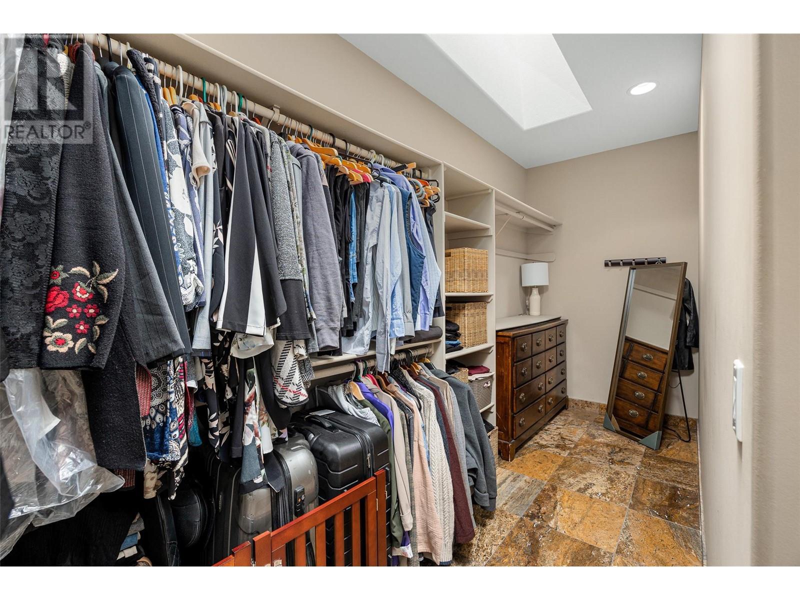 Property at 2765 Thacker Drive image 3