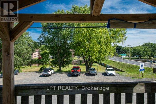 Property at 59 CENTRE STREET N image 3