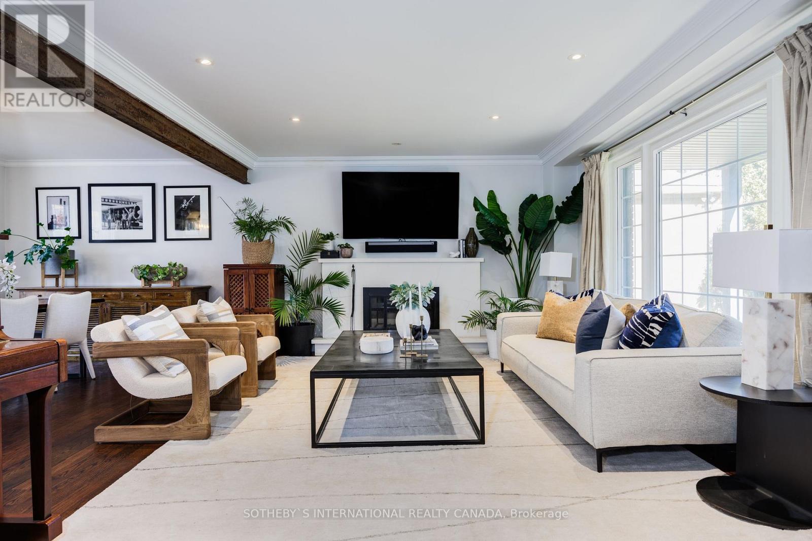 Property at 57 SANDRINGHAM DRIVE image 5