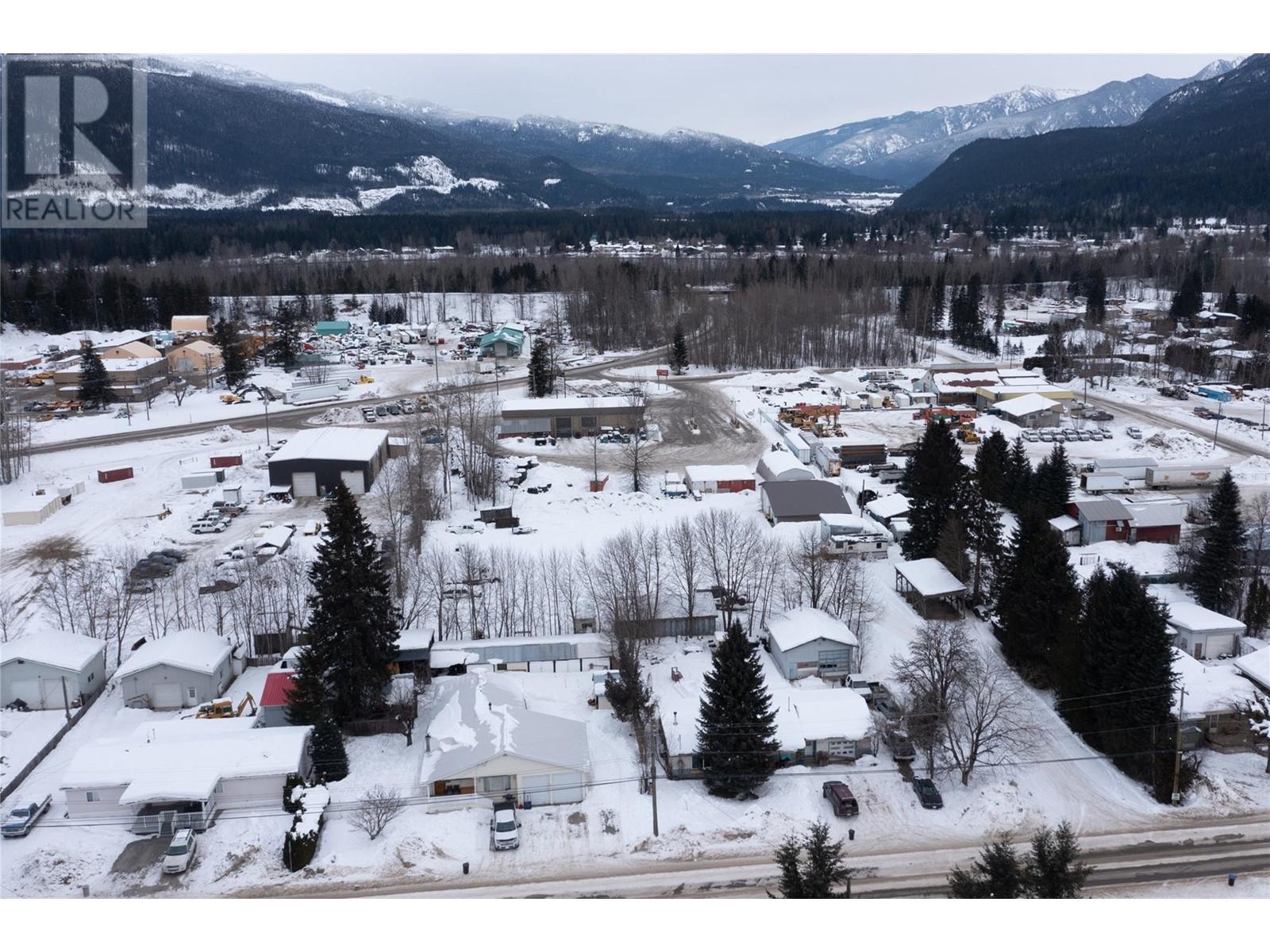 1960 Big Eddy Road, Revelstoke, British Columbia  V0E 2S0 - Photo 5 - 10335787