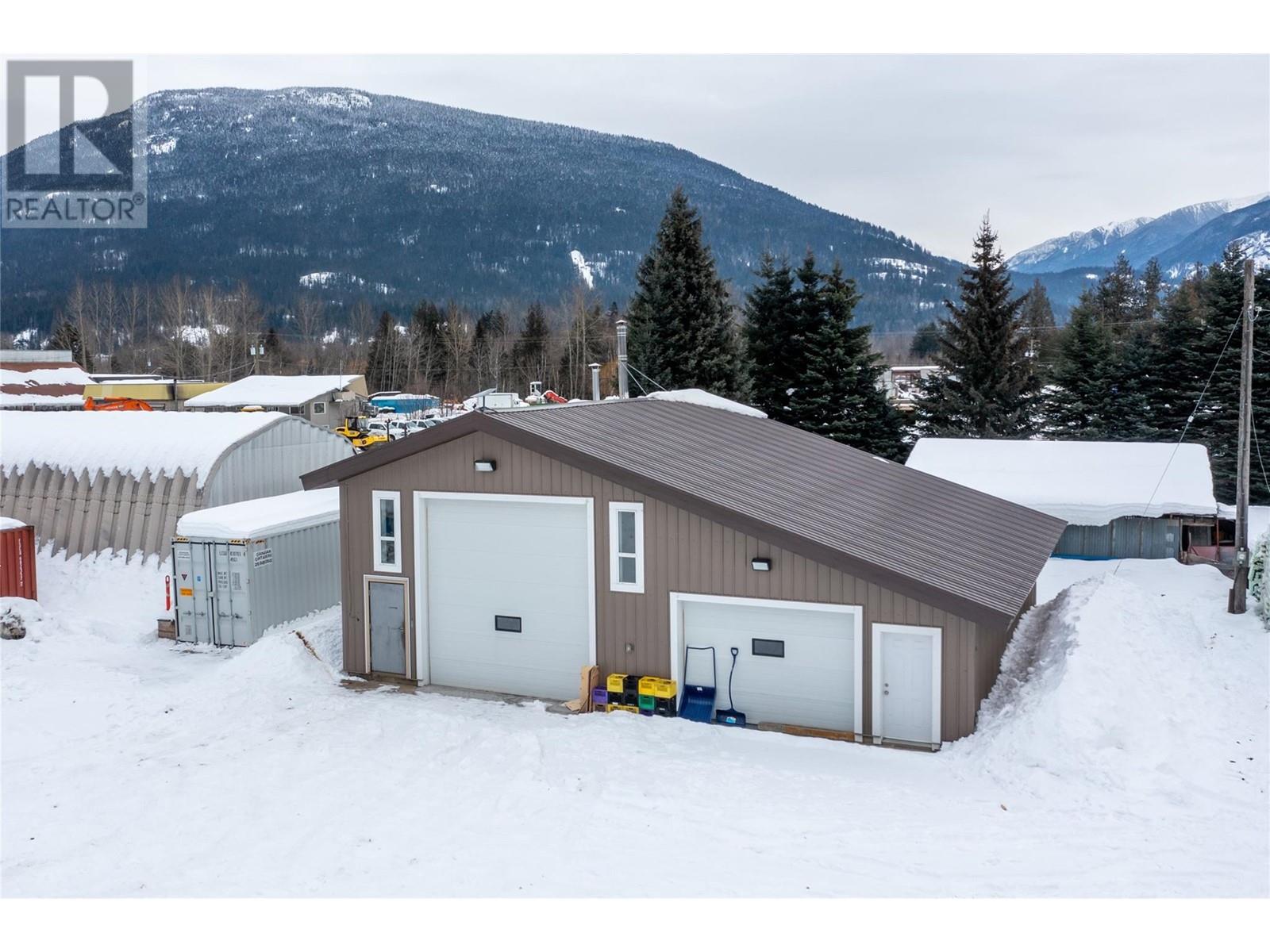 1960 Big Eddy Road, Revelstoke, British Columbia  V0E 2S0 - Photo 9 - 10335787