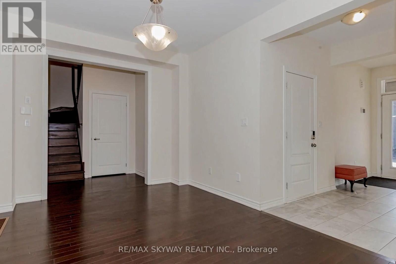 29 Thornvalley Terrace W, Caledon, Ontario  L7C 4H9 - Photo 8 - W11979044