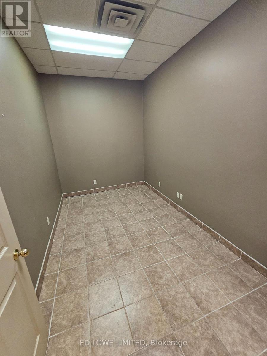 1406 - 64 Cedar Pointe Drive, Barrie (400 North), Ontario  L4N 5R7 - Photo 7 - S11939297