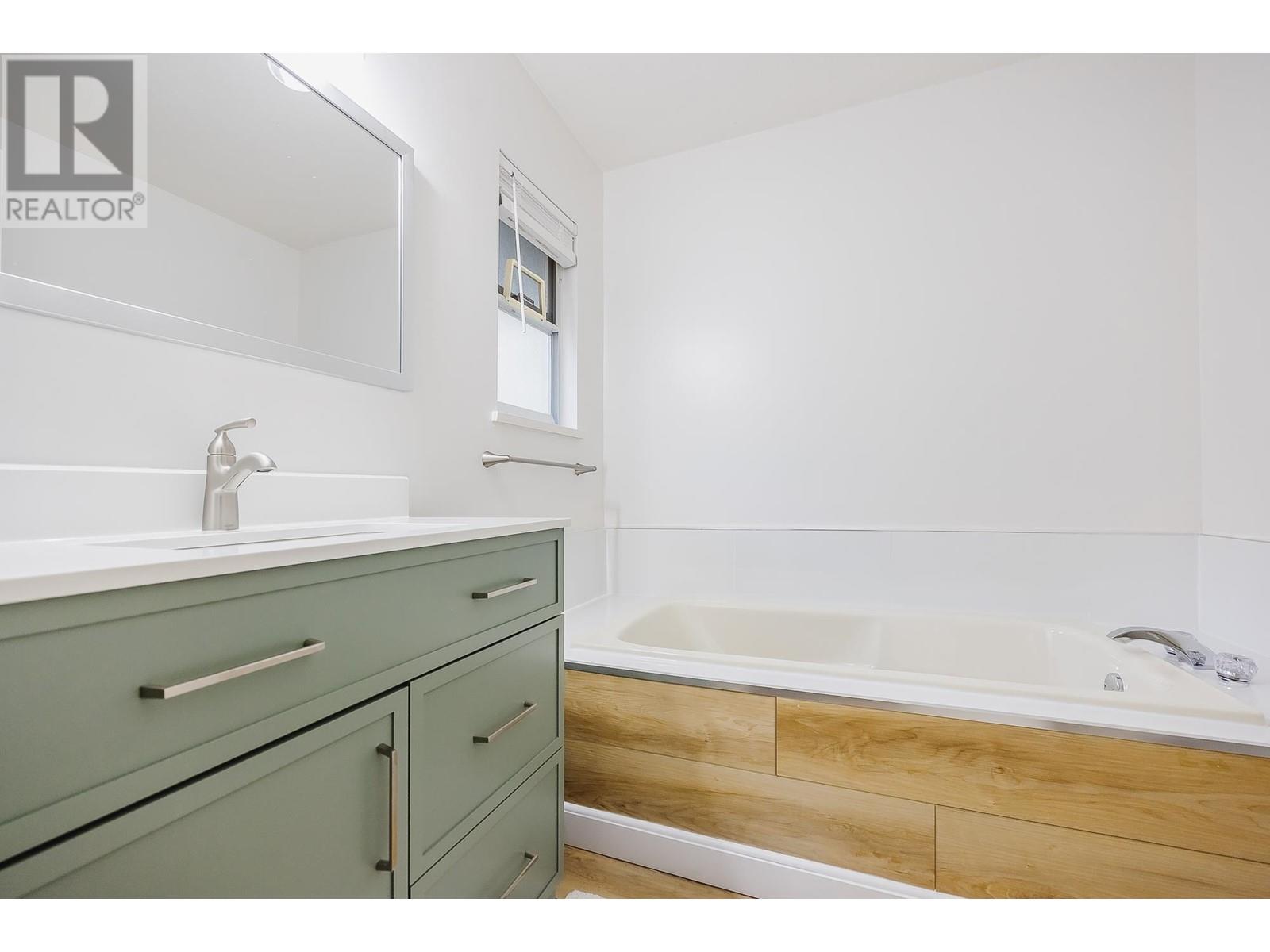 23215 122b Avenue, Maple Ridge, British Columbia  V2X 0R2 - Photo 27 - R2968398