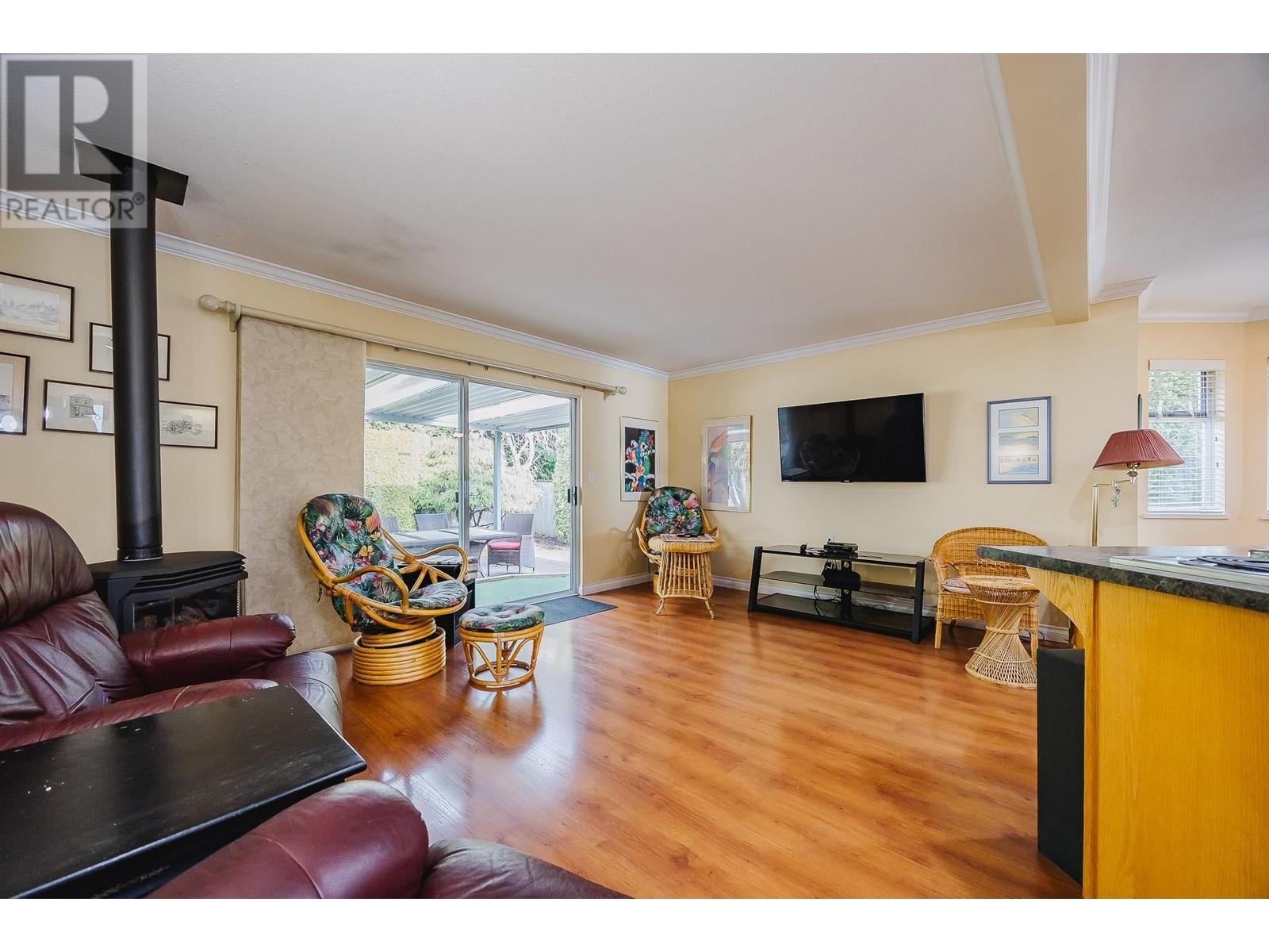23215 122b Avenue, Maple Ridge, British Columbia  V2X 0R2 - Photo 11 - R2968398