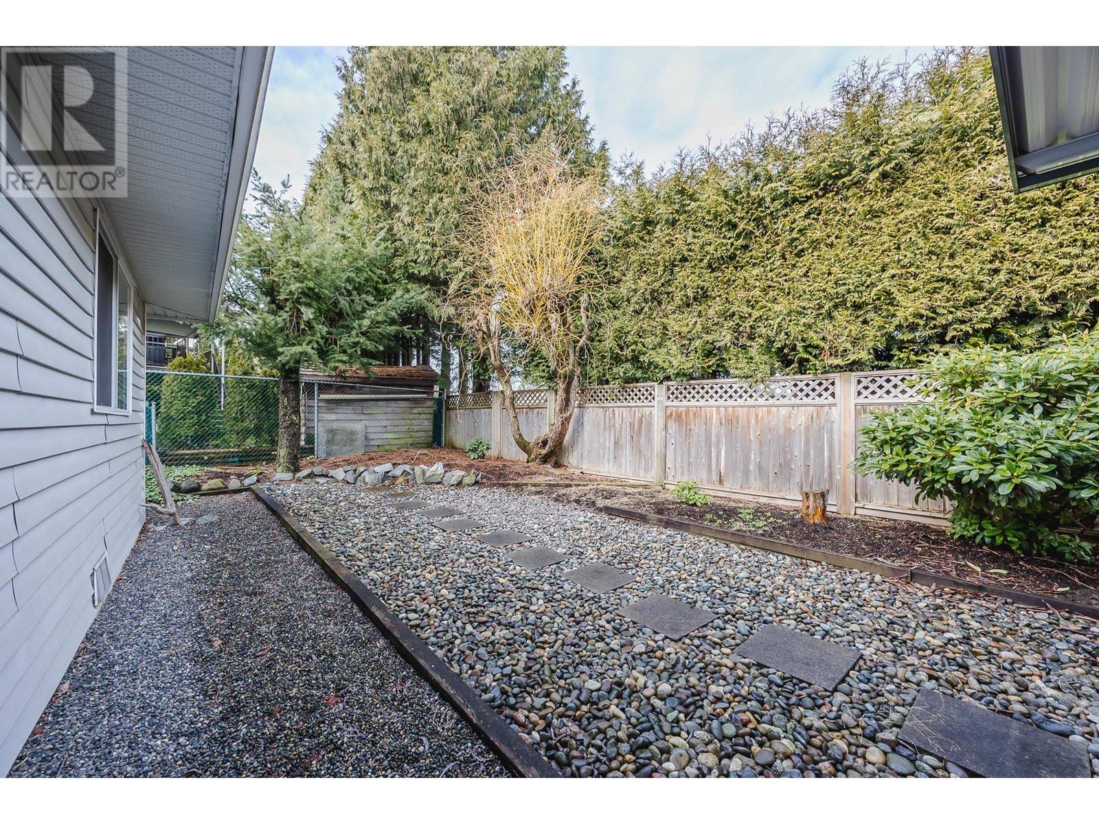 23215 122b Avenue, Maple Ridge, British Columbia  V2X 0R2 - Photo 37 - R2968398