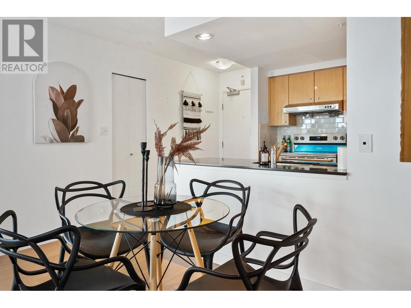 Listing Picture 19 of 40 : 3609 1009 EXPO BOULEVARD, Vancouver / 溫哥華 - 魯藝地產 Yvonne Lu Group - MLS Medallion Club Member