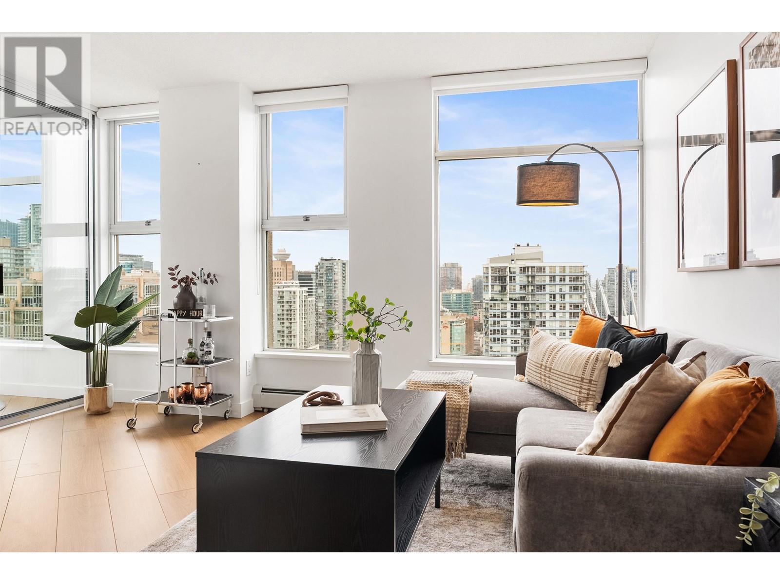 Listing Picture 2 of 40 : 3609 1009 EXPO BOULEVARD, Vancouver / 溫哥華 - 魯藝地產 Yvonne Lu Group - MLS Medallion Club Member