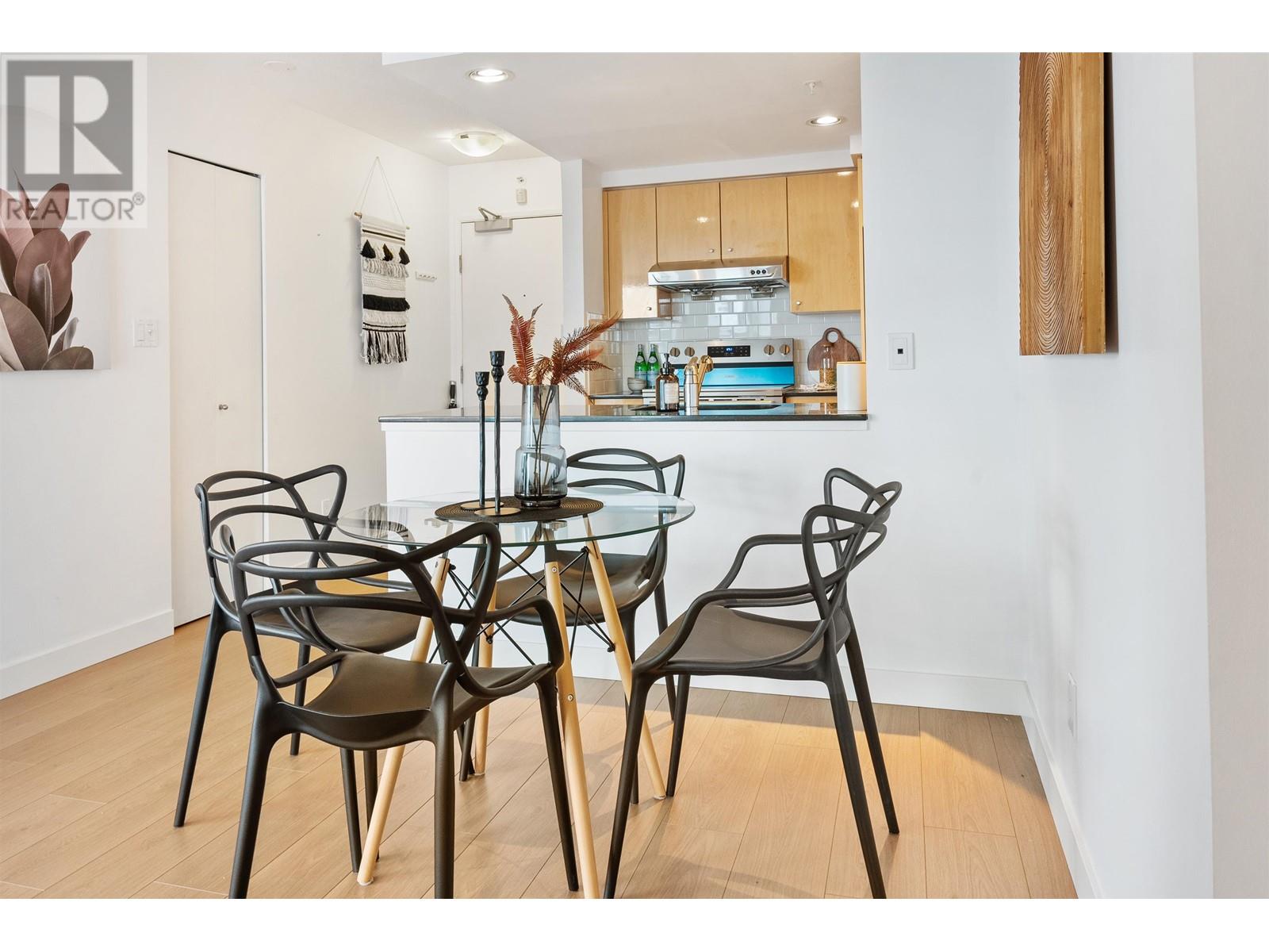 Listing Picture 10 of 40 : 3609 1009 EXPO BOULEVARD, Vancouver / 溫哥華 - 魯藝地產 Yvonne Lu Group - MLS Medallion Club Member