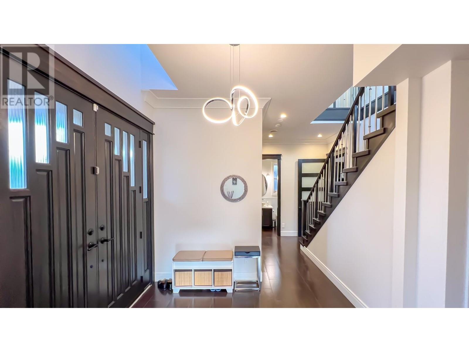 7418 Stanley Street, Burnaby, British Columbia  V5E 3Z7 - Photo 2 - R2968458