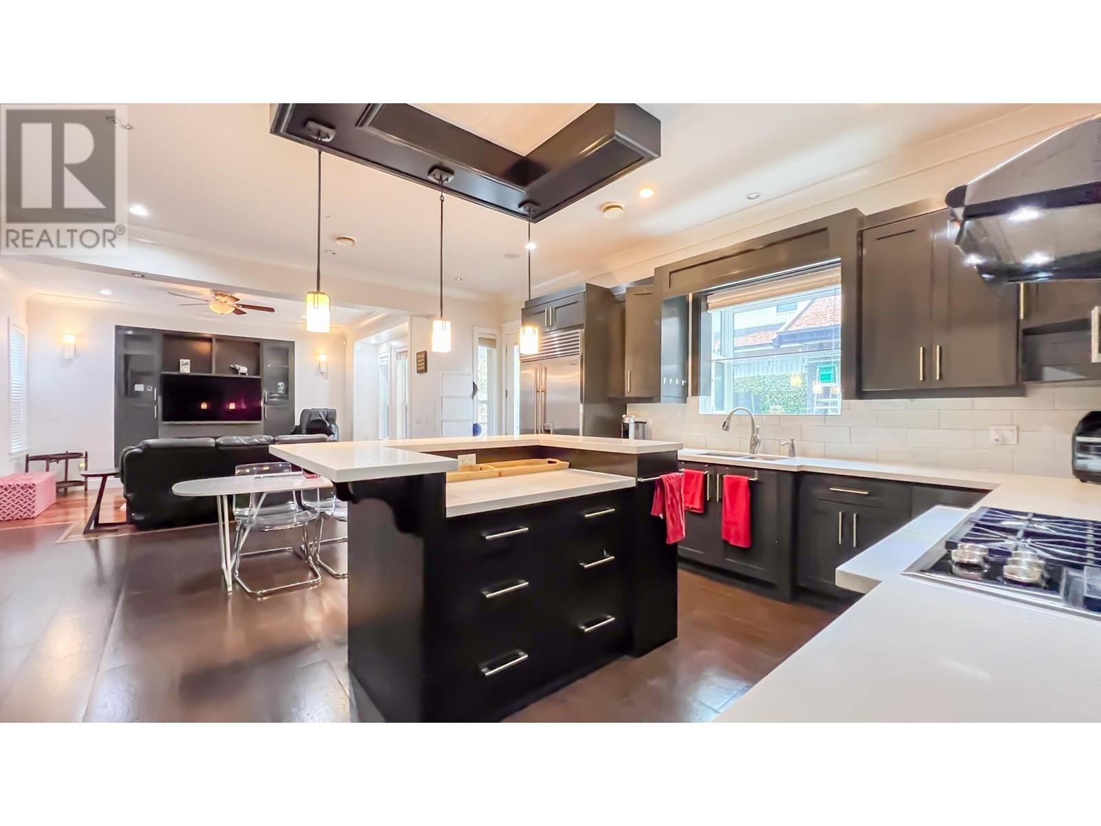 7418 Stanley Street, Burnaby, British Columbia  V5E 3Z7 - Photo 5 - R2968458