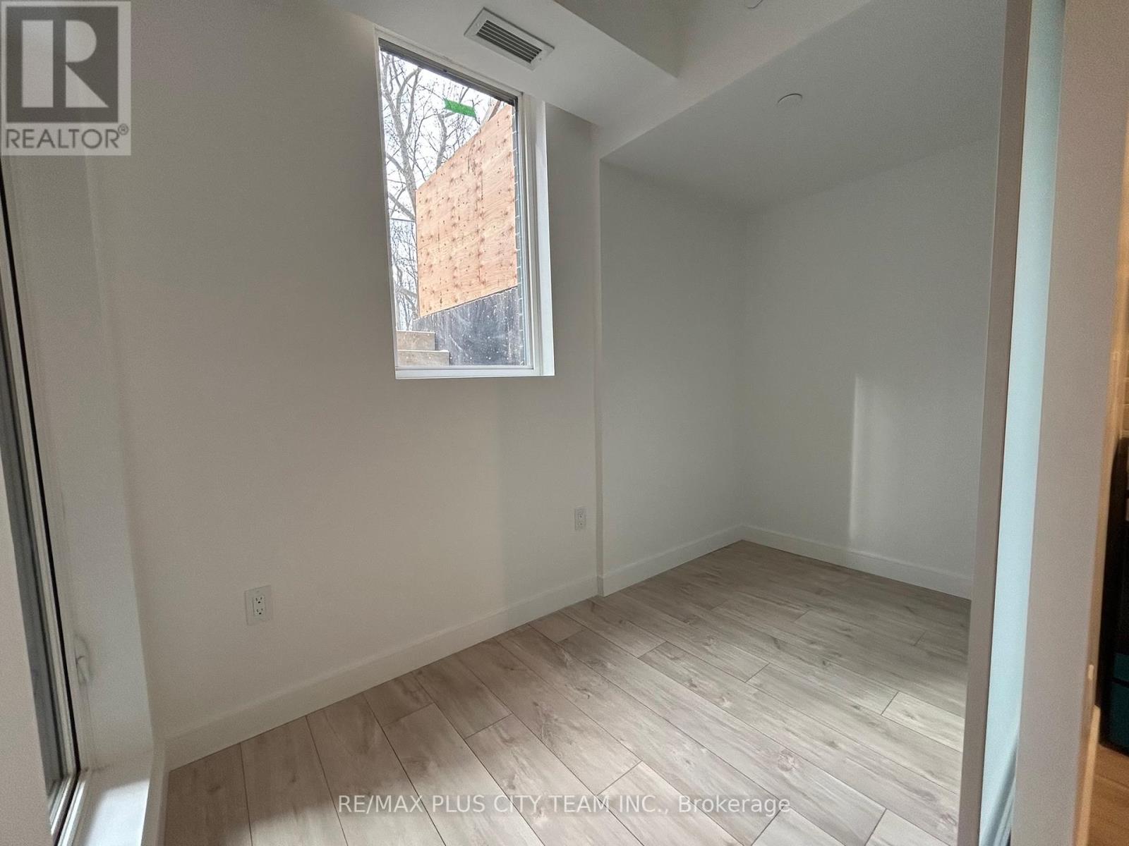 Block E Unit 6 - 170 Clonmore Drive, Toronto, Ontario  M1N 0B9 - Photo 8 - E11979120