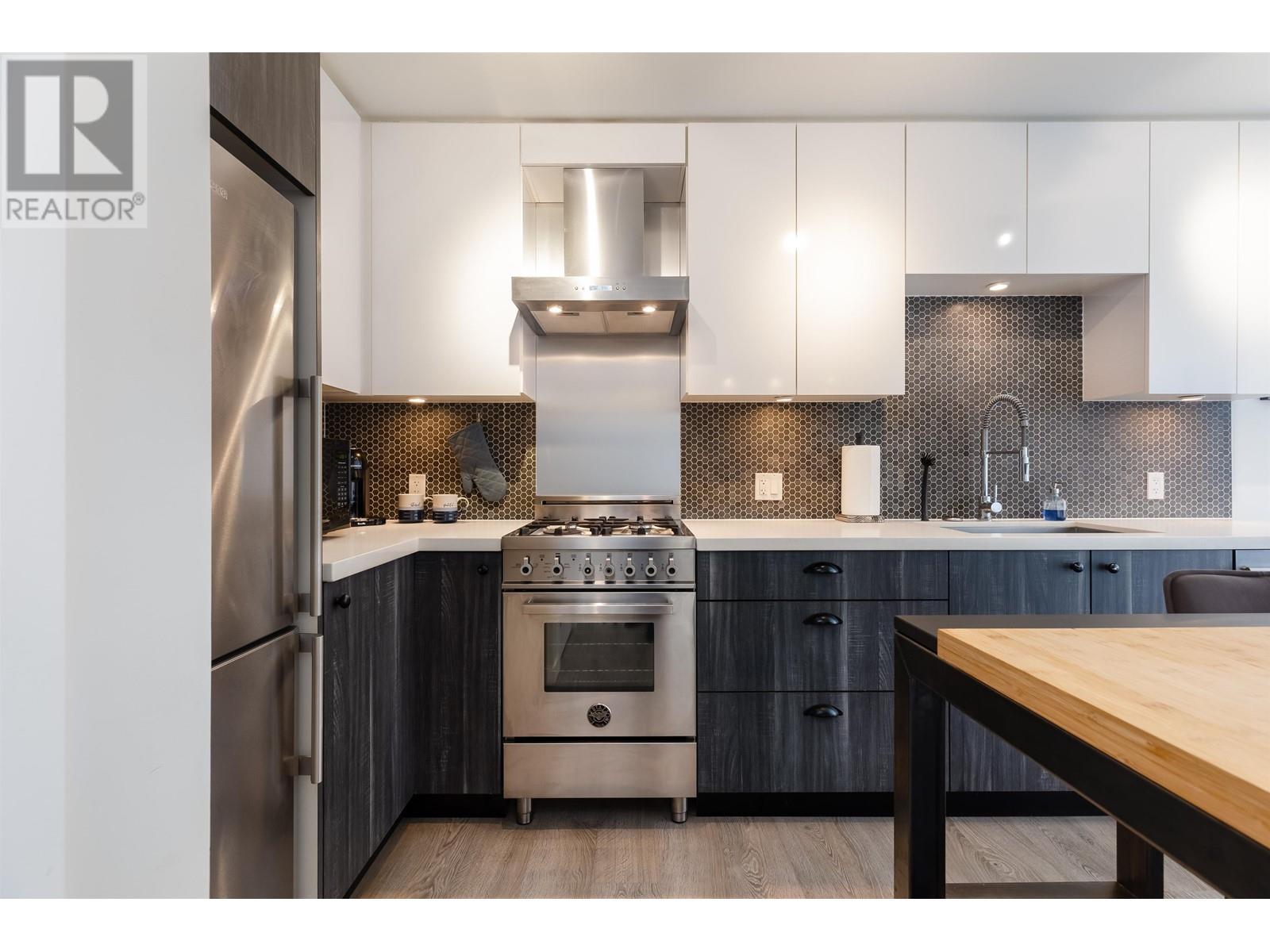 Listing Picture 12 of 39 : 521 311 E 6 AVENUE, Vancouver / 溫哥華 - 魯藝地產 Yvonne Lu Group - MLS Medallion Club Member