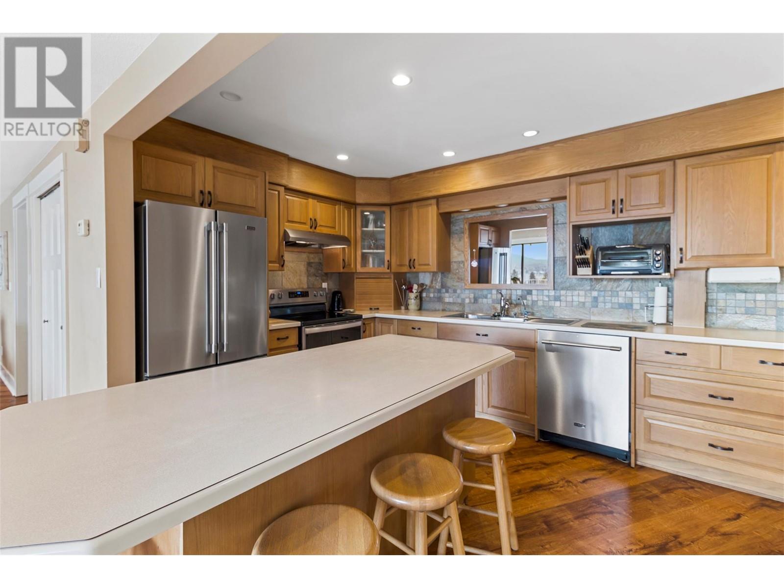 Property at 287 Connaught Road image 4