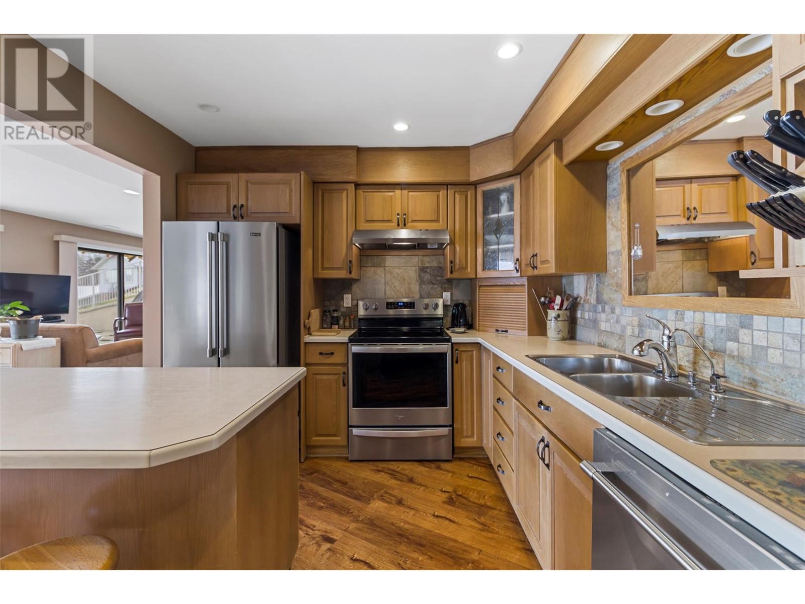 Property at 287 Connaught Road image 5