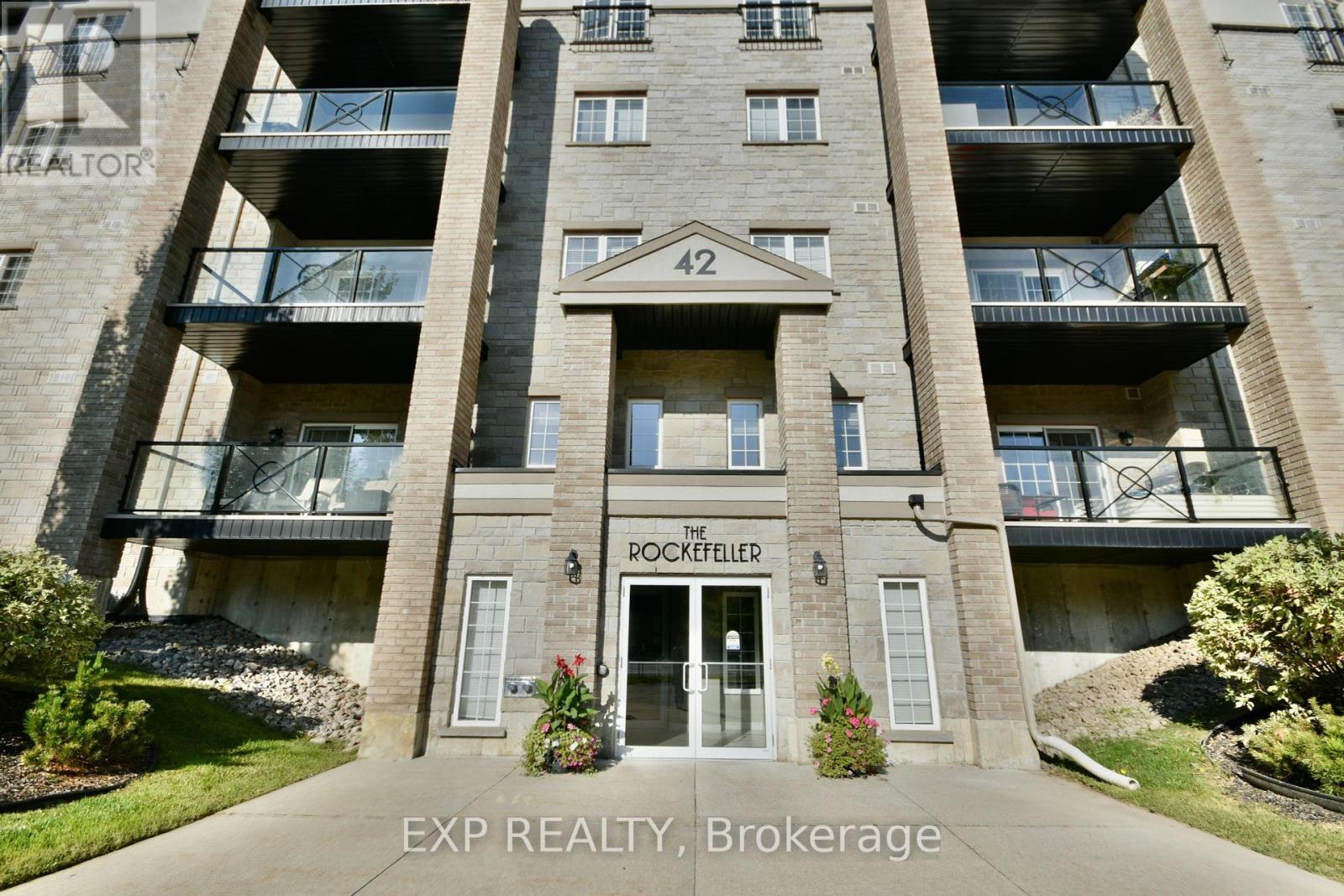 Property at 101 - 42 FERNDALE DRIVE S image 1