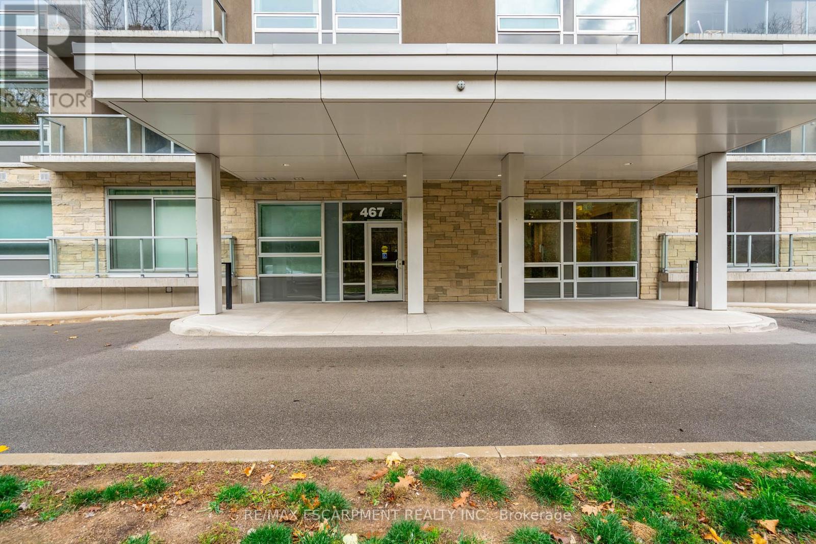 Property at 308 - 467 CHARLTON AVENUE E image 2