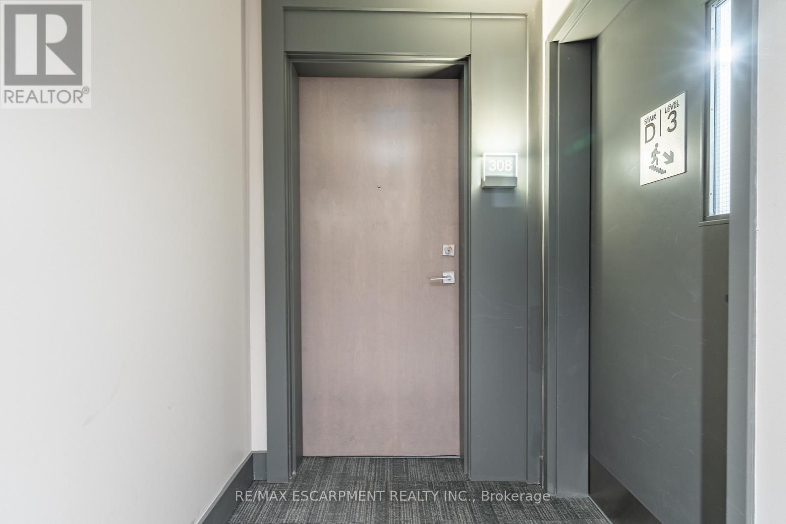 Property at 308 - 467 CHARLTON AVENUE E image 5